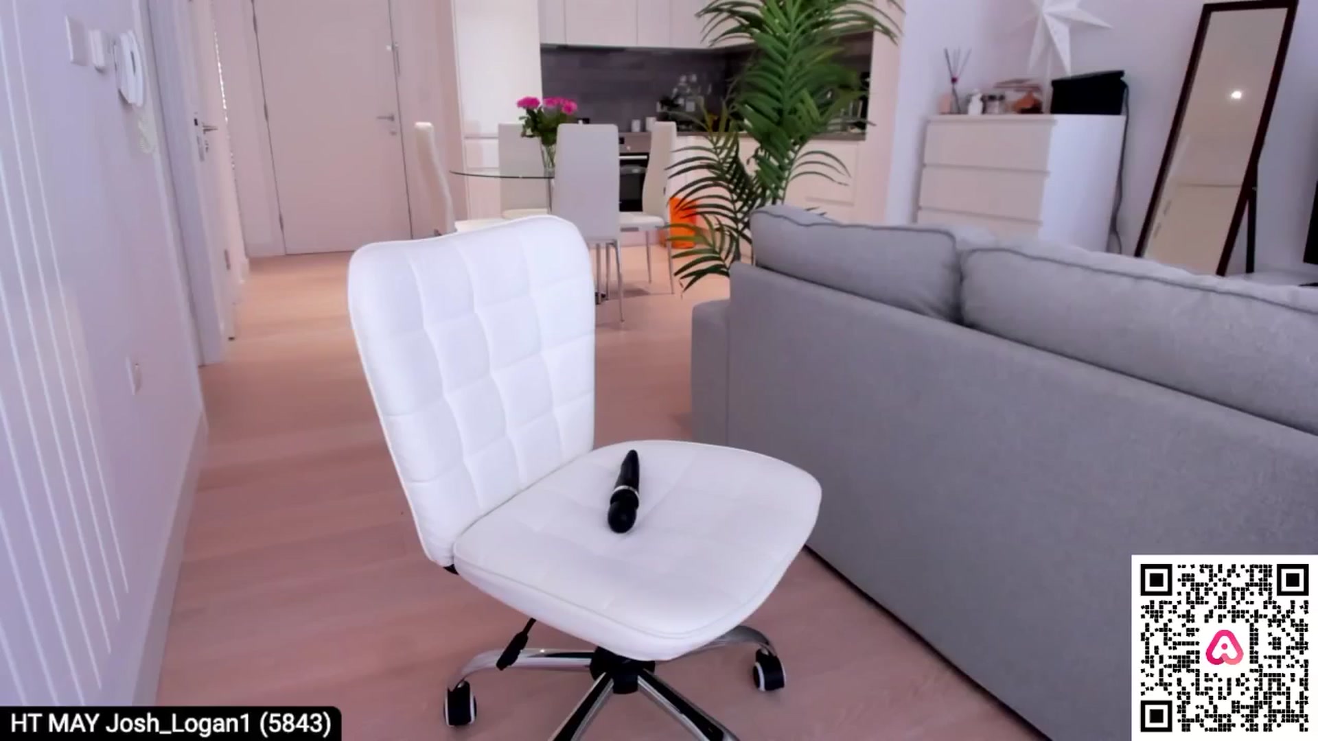 Gallery image thumbnail from XMirrabbellaX's myfreecams stream on, 05/08/2024, 16:23 image 5 of 20
