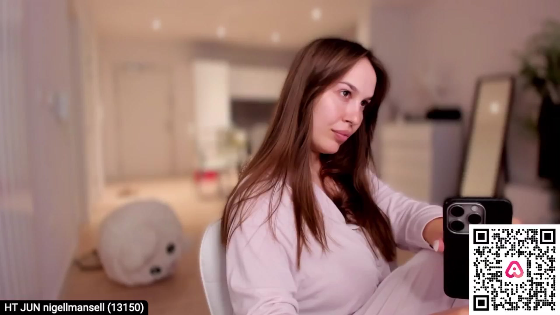 Gallery image thumbnail from XMirrabbellaX's myfreecams stream on, 06/21/2024, 20:10 image 1 of 20