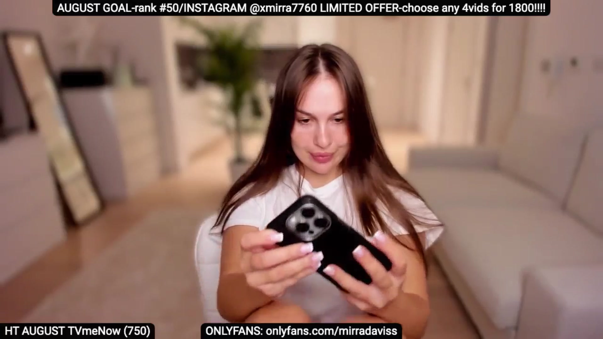Gallery image thumbnail from XMirrabbellaX's myfreecams stream on, 08/06/2024, 20:25 image 10 of 20