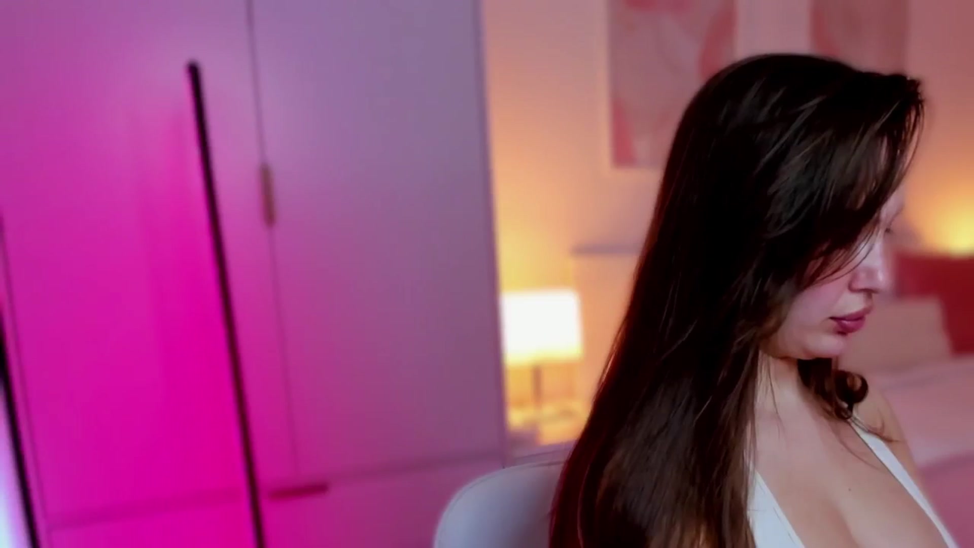 Gallery image thumbnail from XMirrabbellaX's myfreecams stream on, 10/23/2024, 11:13 image 4 of 20