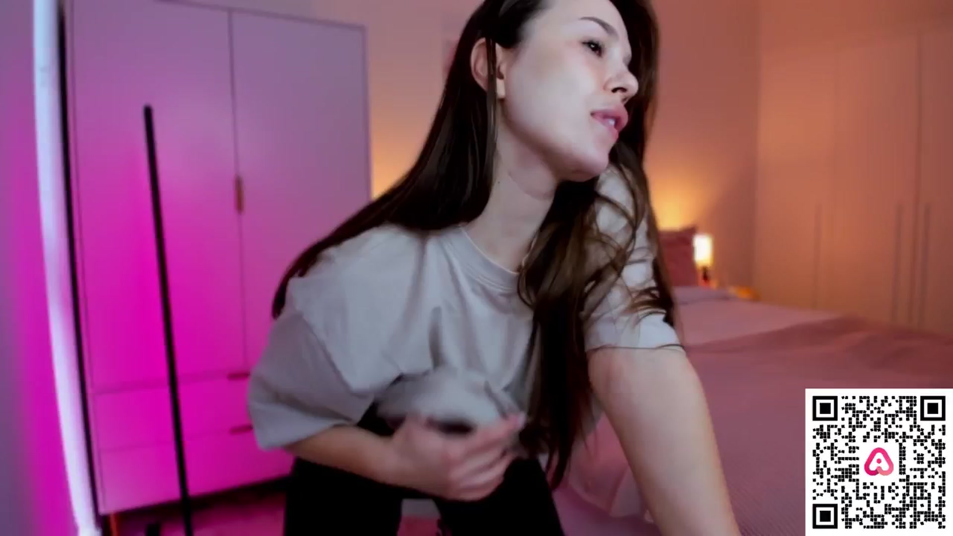 Gallery image thumbnail from XMirrabbellaX's myfreecams stream on, 11/05/2024, 11:45 image 14 of 20