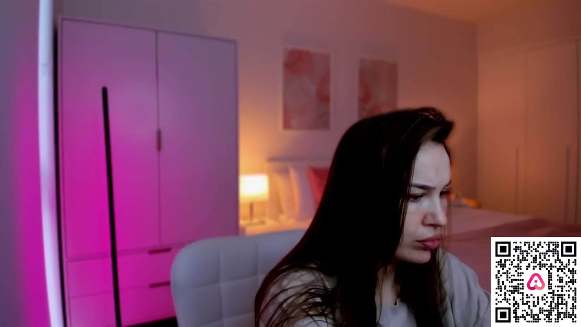 Gallery image thumbnail from XMirrabbellaX's myfreecams stream on, 11/05/2024, 13:44 image 2 of 20