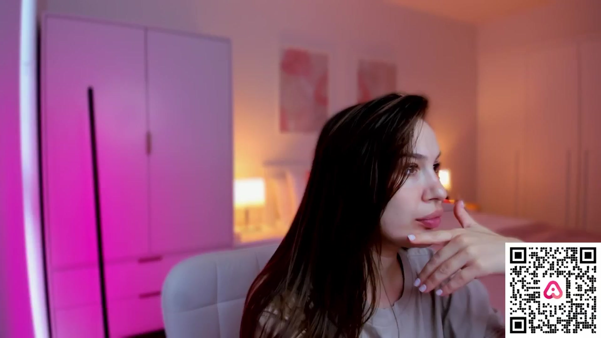 Gallery image thumbnail from XMirrabbellaX's myfreecams stream on, 11/05/2024, 14:47 image 1 of 20