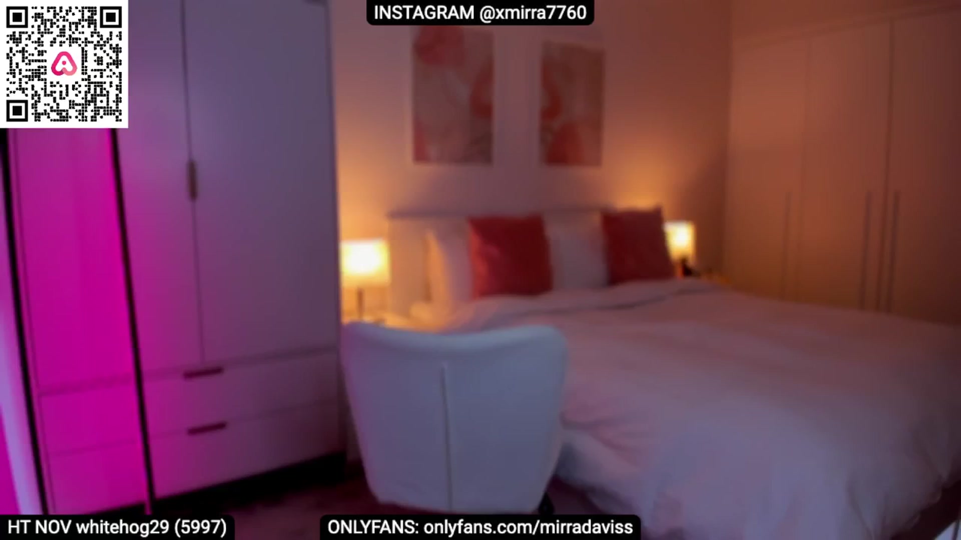 Gallery image thumbnail from XMirrabbellaX's myfreecams stream on, 11/19/2024, 13:50 image 17 of 20