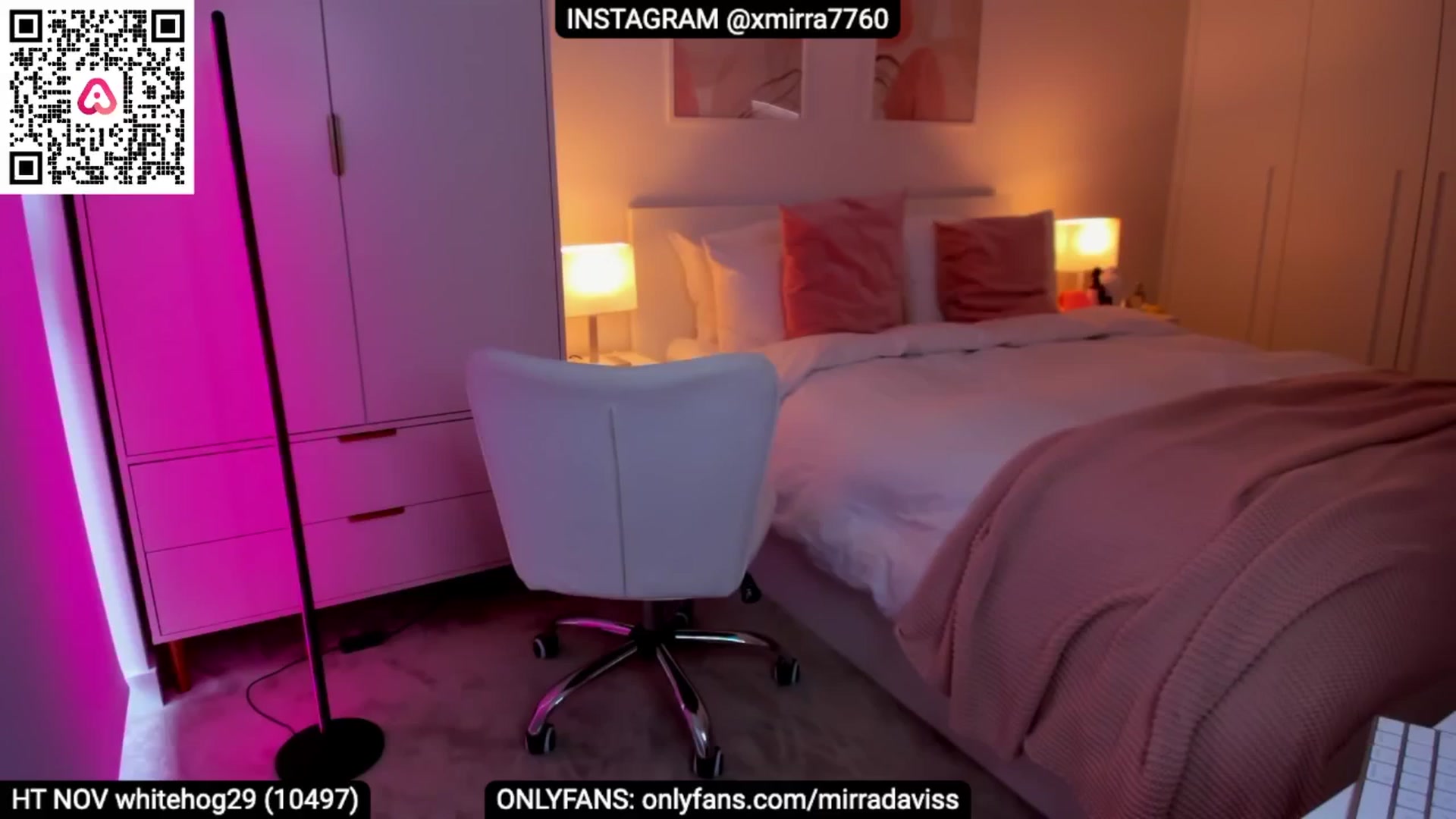 Gallery image thumbnail from XMirrabbellaX's myfreecams stream on, 11/21/2024, 14:33 image 9 of 20