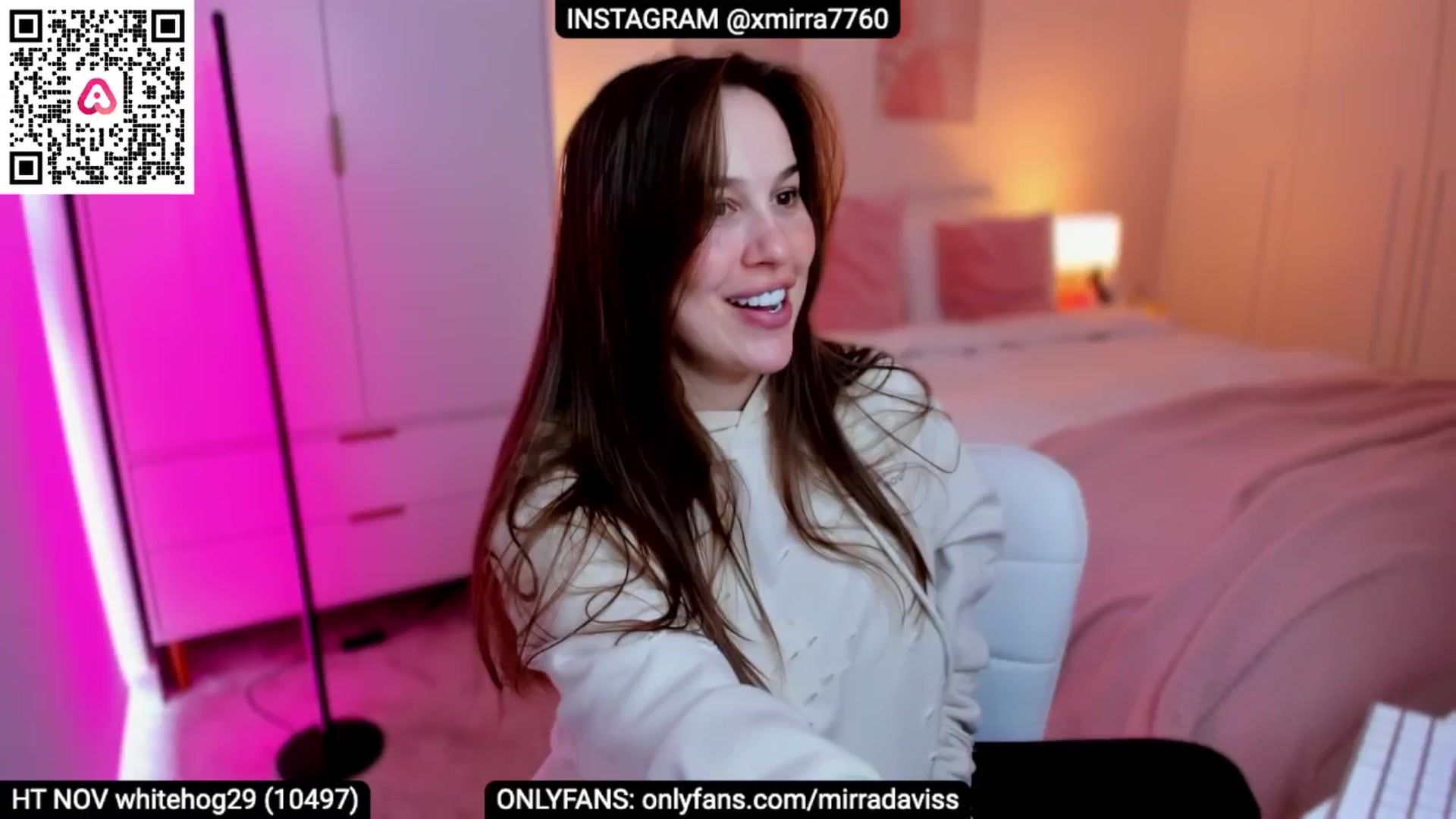 Gallery image thumbnail from XMirrabbellaX's myfreecams stream on, 11/21/2024, 14:33 image 10 of 20