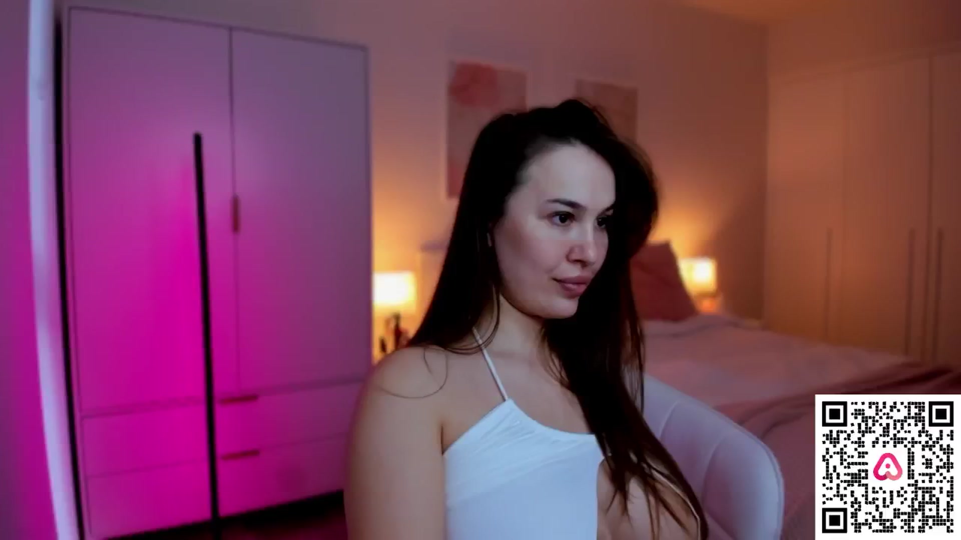 Gallery image thumbnail from XMirrabbellaX's myfreecams stream on, 11/27/2024, 11:24 image 14 of 20