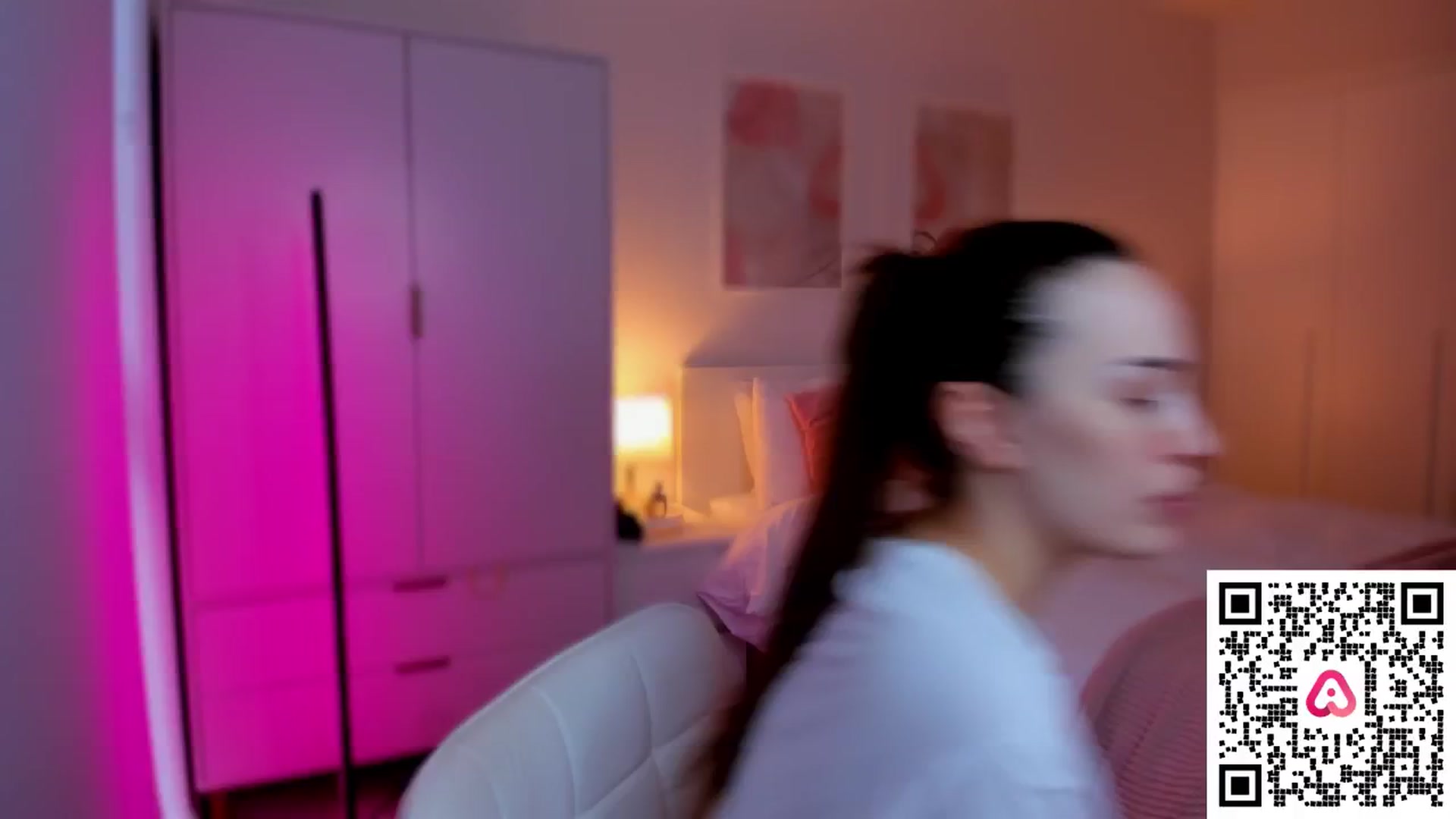 Gallery image thumbnail from XMirrabbellaX's myfreecams stream on, 12/12/2024, 11:40 image 3 of 20