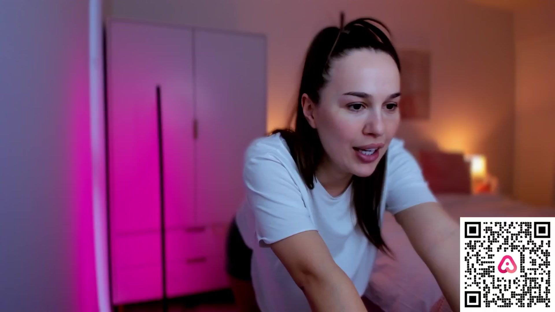 Gallery image thumbnail from XMirrabbellaX's myfreecams stream on, 12/12/2024, 14:29 image 11 of 20