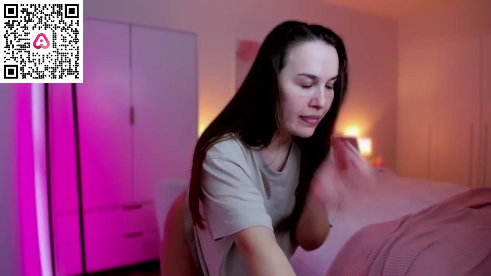 Gallery image thumbnail from XMirrabbellaX's myfreecams stream on, 01/15/2025, 12:59 image 15 of 20