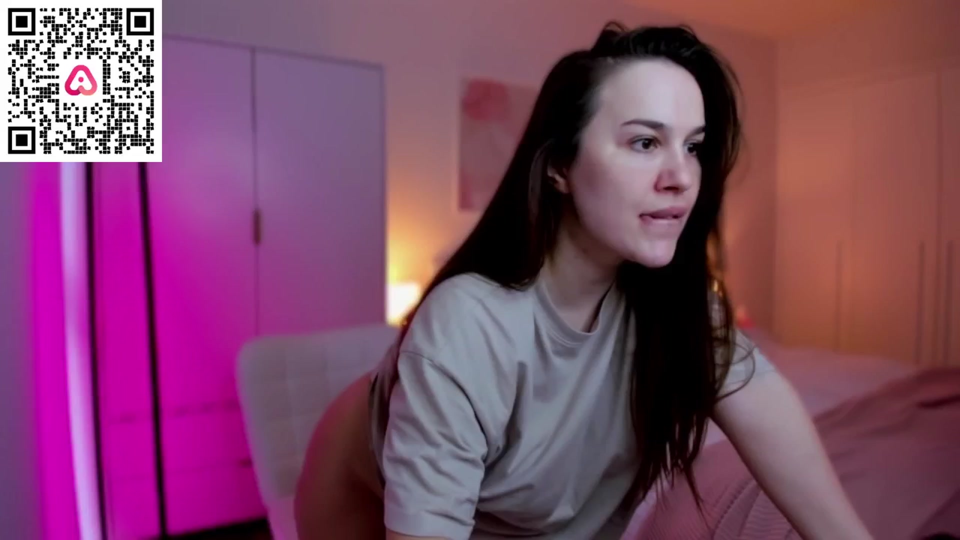 Gallery image thumbnail from XMirrabbellaX's myfreecams stream on, 01/15/2025, 12:59 image 10 of 20