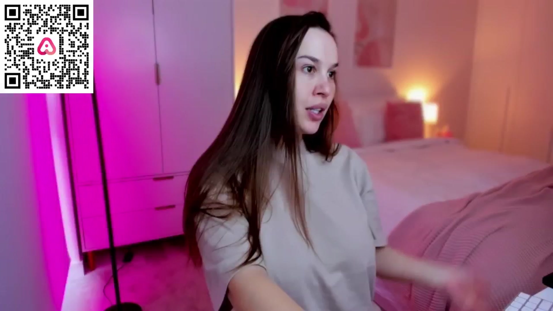 Gallery image thumbnail from XMirrabbellaX's myfreecams stream on, 01/15/2025, 12:59 image 7 of 20