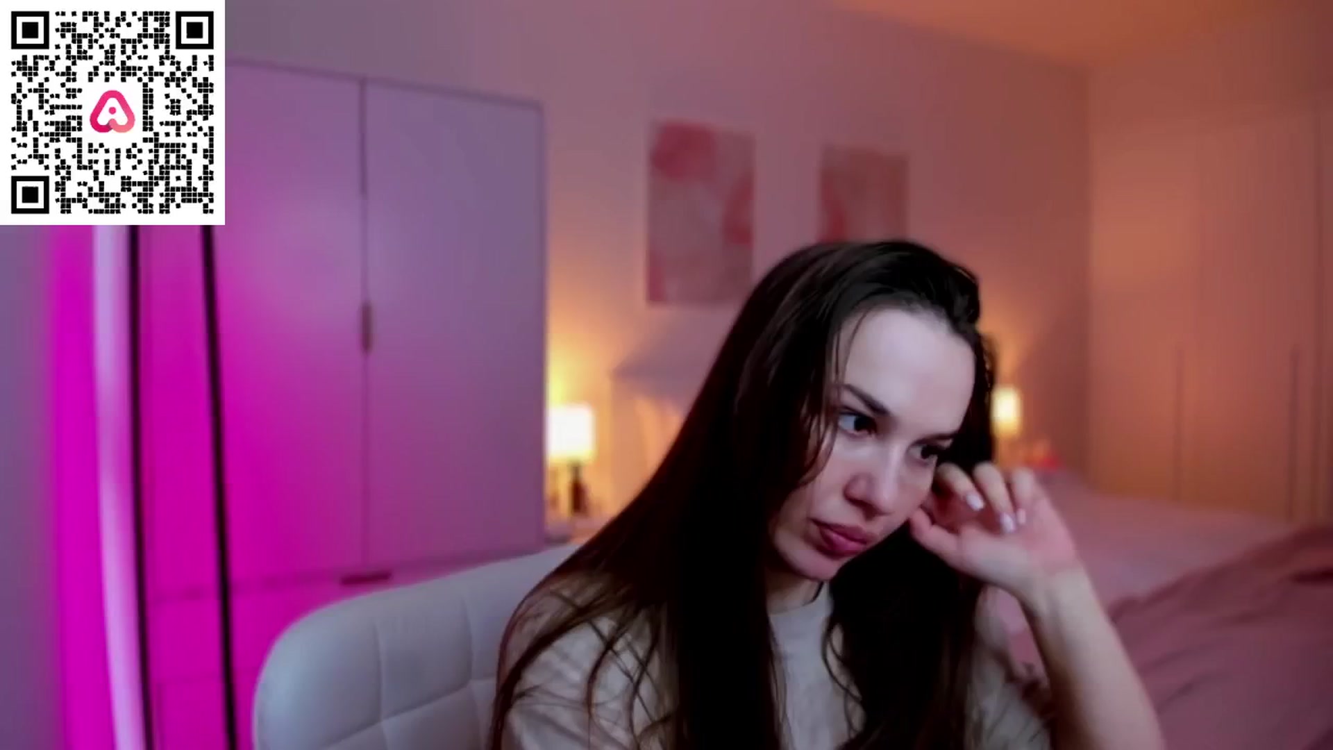 Gallery image thumbnail from XMirrabbellaX's myfreecams stream on, 01/15/2025, 14:52 image 12 of 20