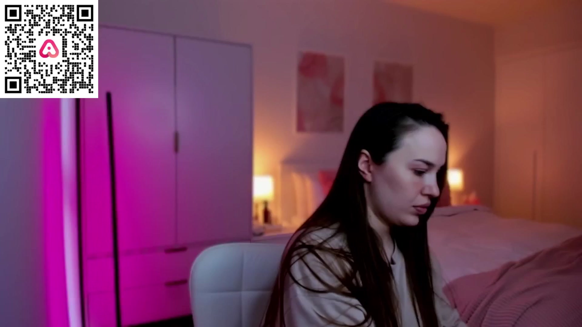 Gallery image thumbnail from XMirrabbellaX's myfreecams stream on, 01/15/2025, 14:52 image 2 of 20