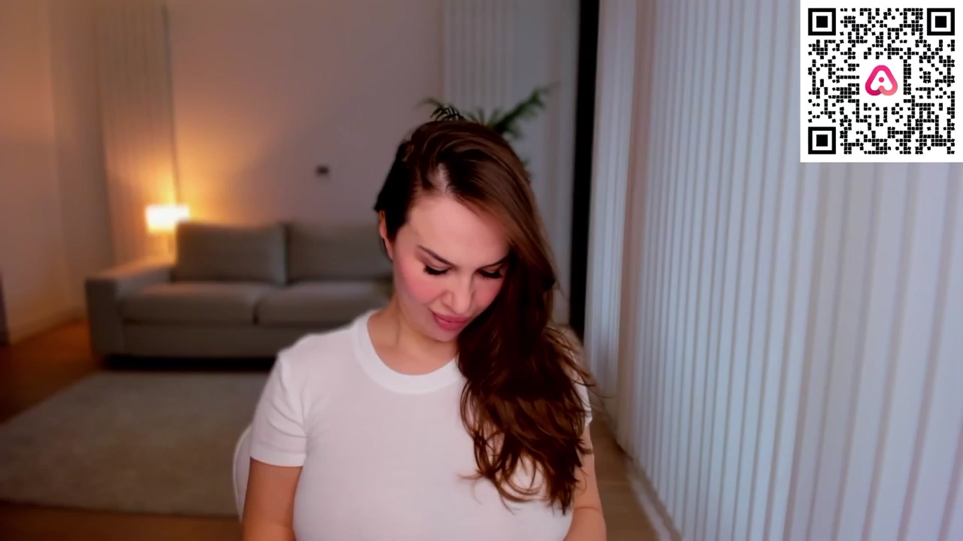 Gallery image thumbnail from XMirrabbellaX's myfreecams stream on, 02/07/2025, 14:46 image 12 of 20