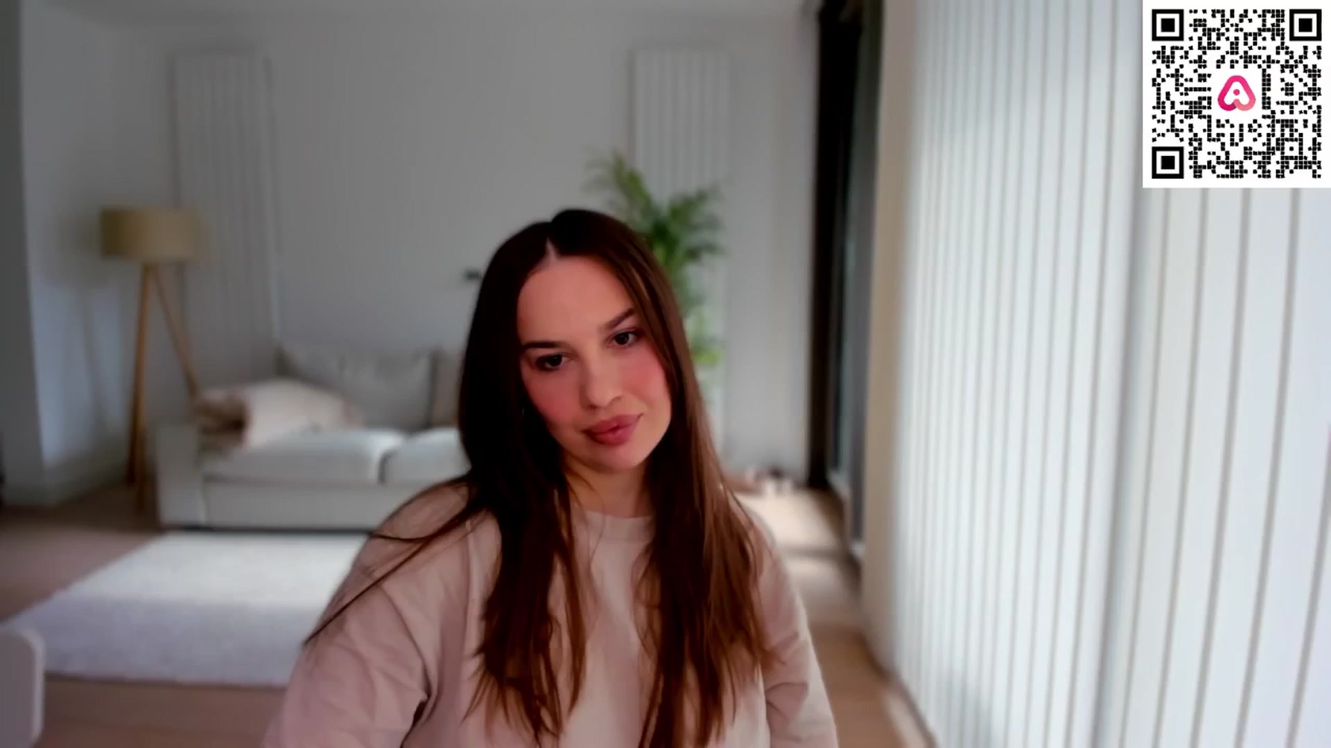 Gallery image thumbnail from XMirrabbellaX's myfreecams stream on, 02/19/2025, 12:53 image 3 of 20