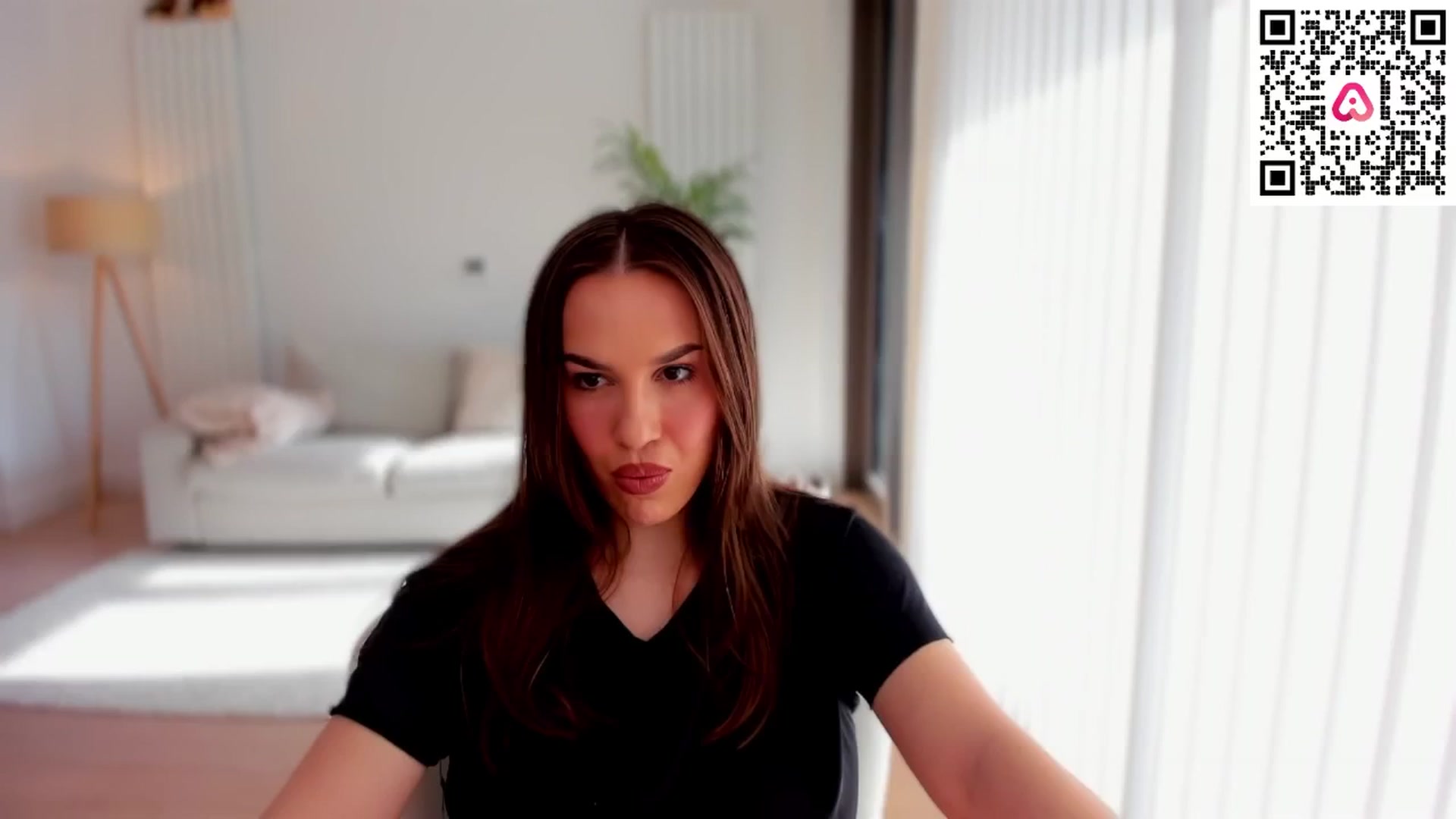 Gallery image thumbnail from XMirrabbellaX's myfreecams stream on, 02/21/2025, 14:09 image 1 of 20