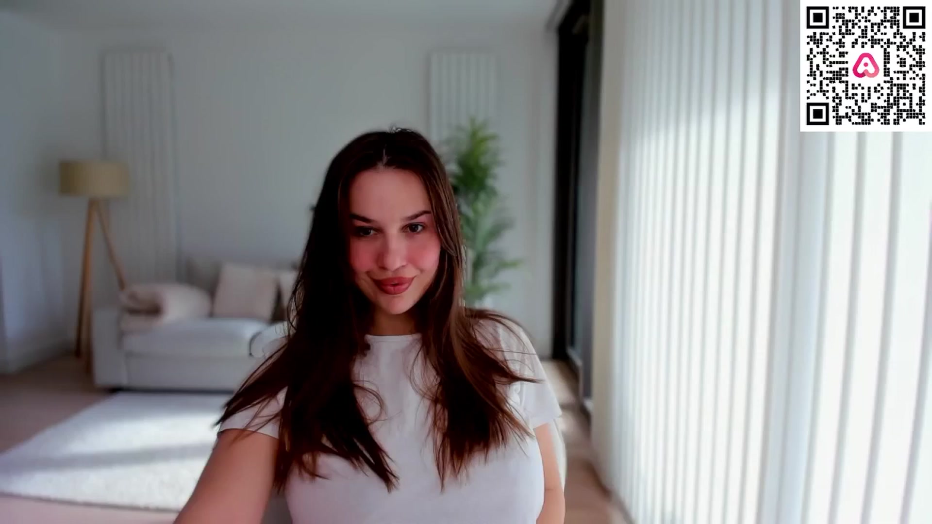 Gallery image thumbnail from XMirrabbellaX's myfreecams stream on, 02/25/2025, 14:18 image 1 of 20
