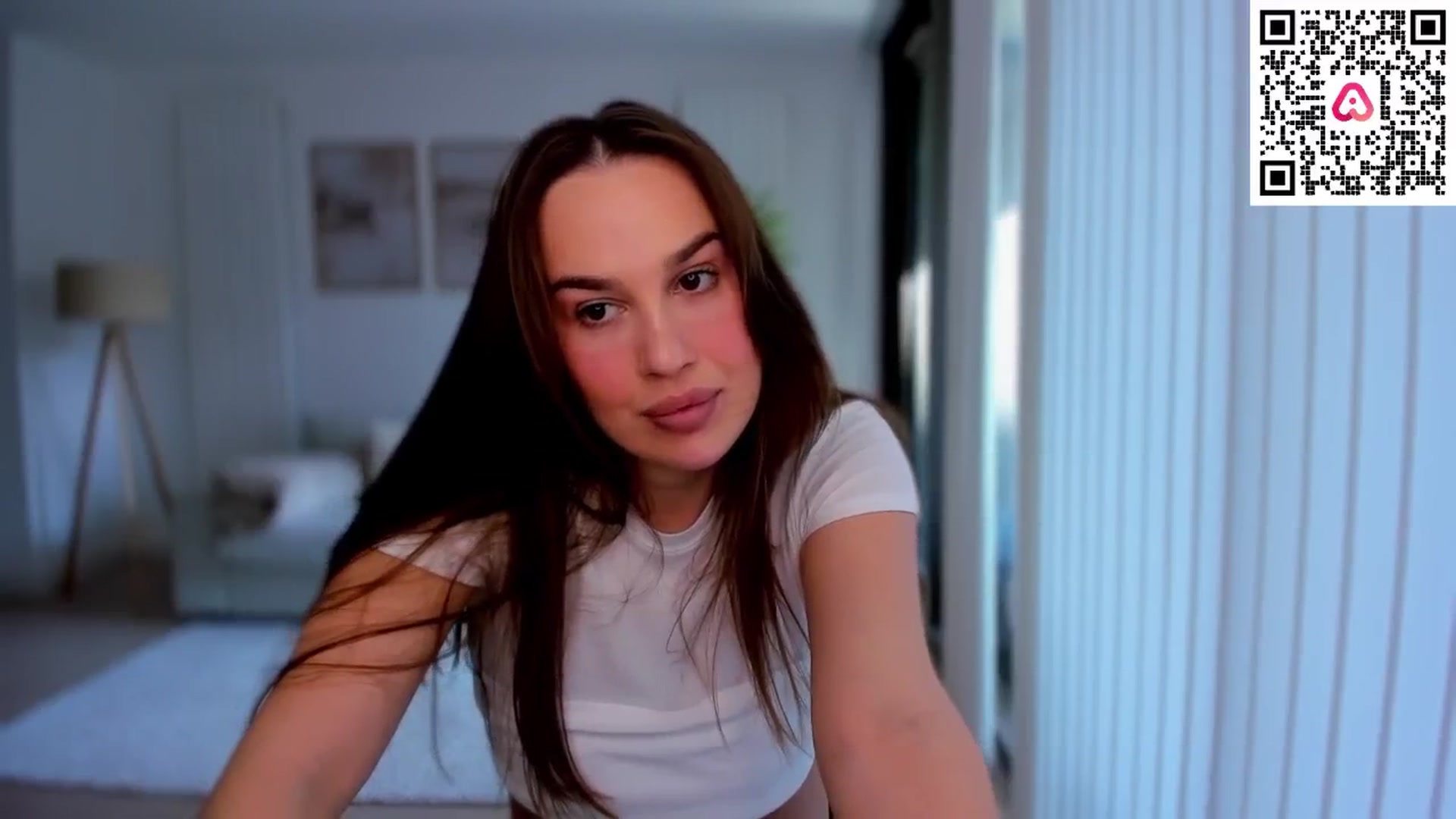 Gallery image thumbnail from XMirrabbellaX's myfreecams stream on, 03/03/2025, 14:40 image 10 of 20