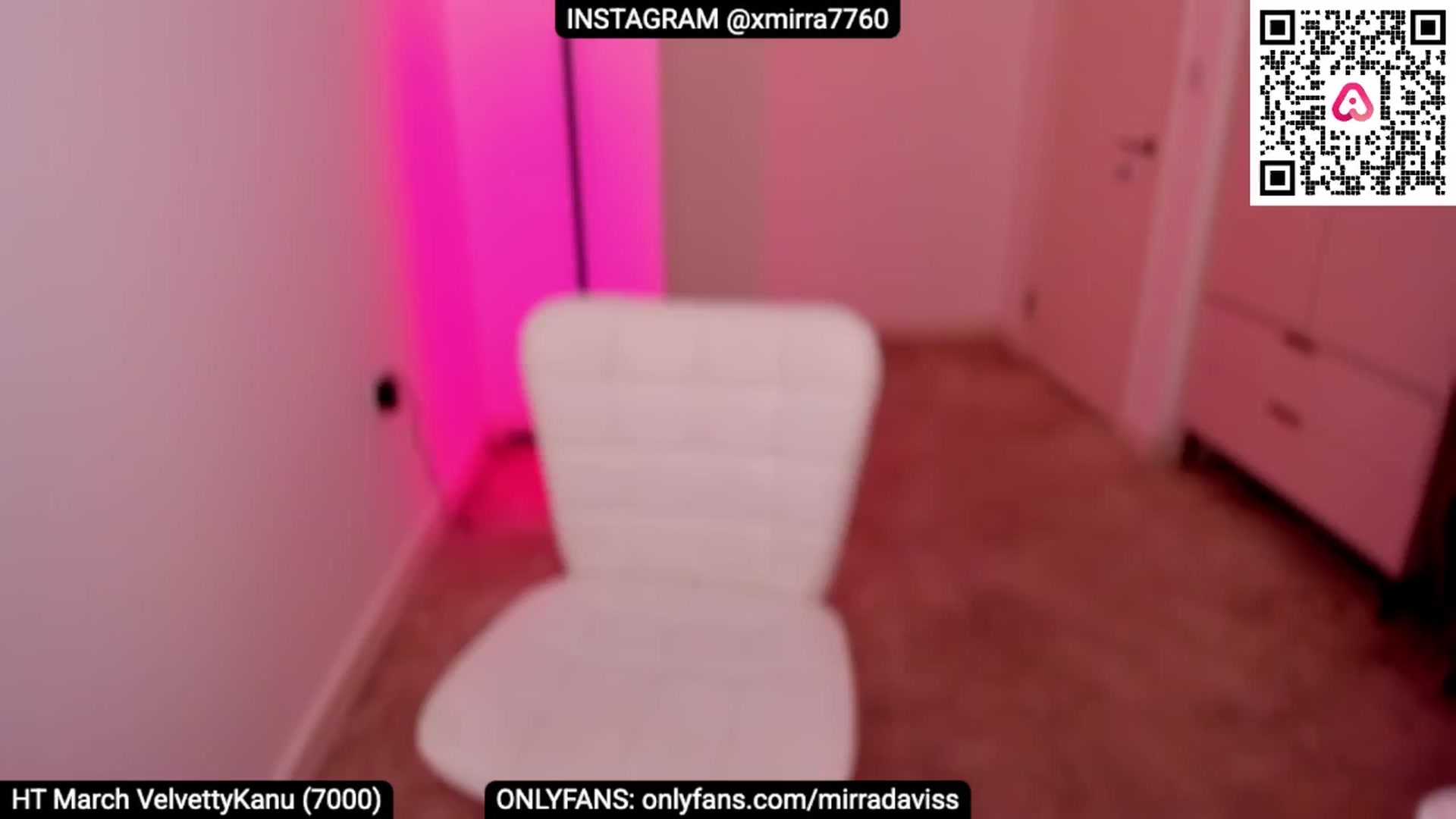 Gallery image thumbnail from XMirrabbellaX's myfreecams stream on, 03/12/2025, 11:55 image 10 of 20