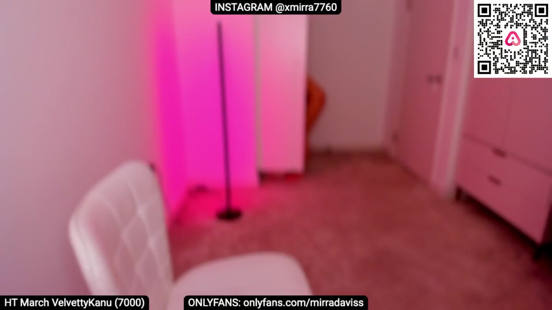 Gallery image thumbnail from XMirrabbellaX's myfreecams stream on, 03/12/2025, 12:30 image 14 of 20