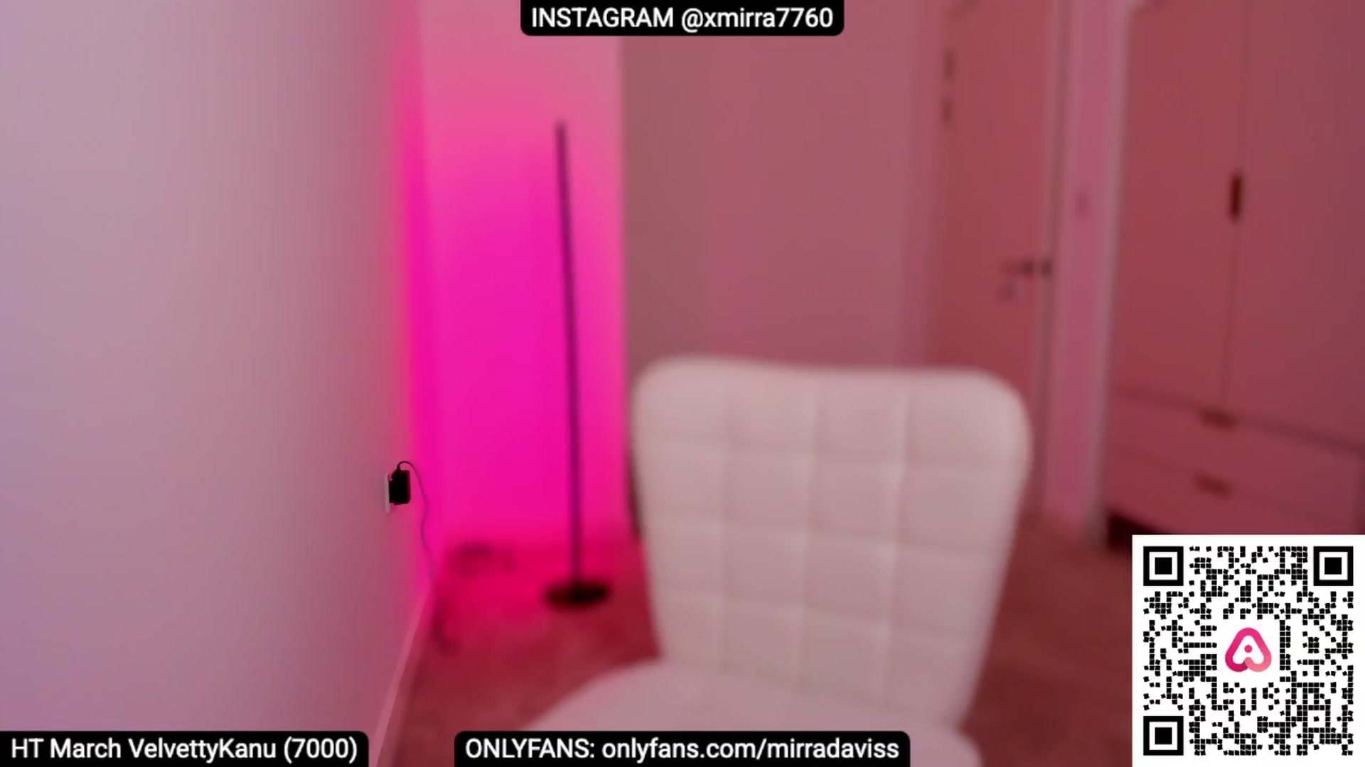 Gallery image thumbnail from XMirrabbellaX's myfreecams stream on, 03/18/2025, 16:03 image 12 of 20