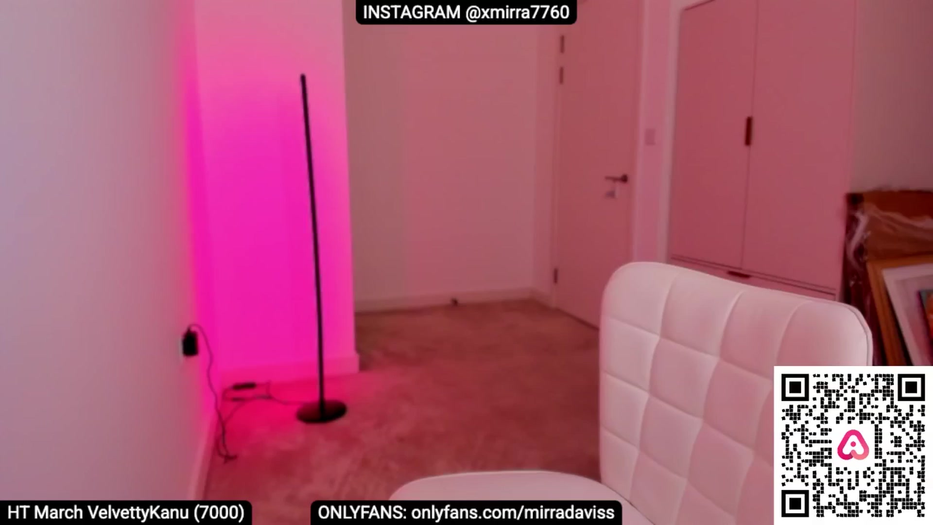 Gallery image thumbnail from XMirrabbellaX's myfreecams stream on, 03/19/2025, 14:03 image 8 of 20