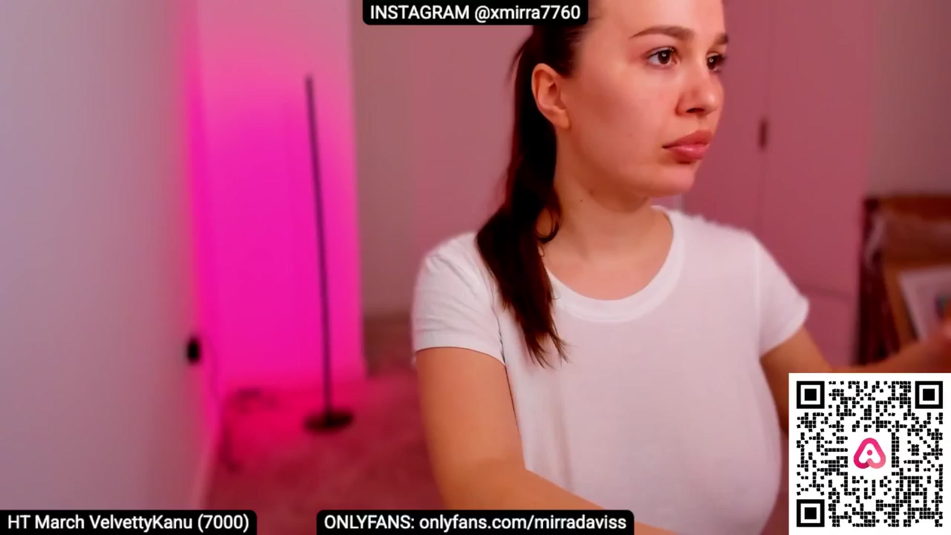 Gallery image thumbnail from XMirrabbellaX's myfreecams stream on, 03/19/2025, 14:03 image 10 of 20