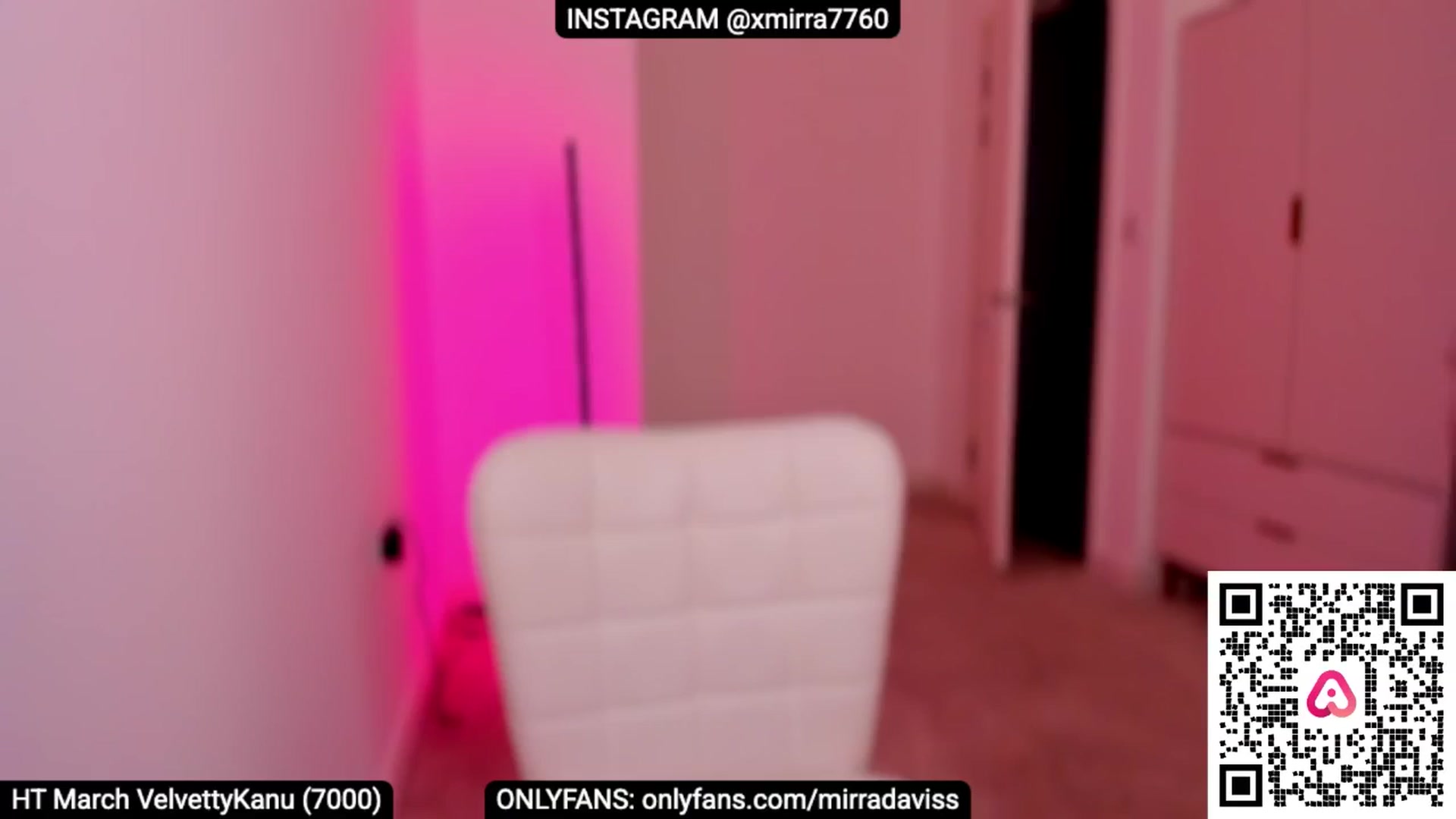 Gallery image thumbnail from XMirrabbellaX's myfreecams stream on, 03/21/2025, 17:59 image 15 of 20