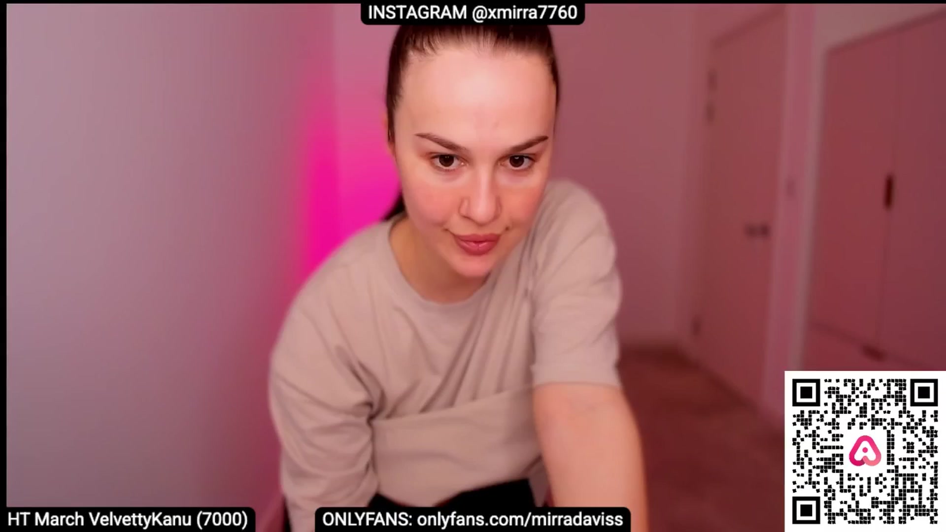 Gallery image thumbnail from XMirrabbellaX's myfreecams stream on, 03/25/2025, 16:57 image 15 of 20