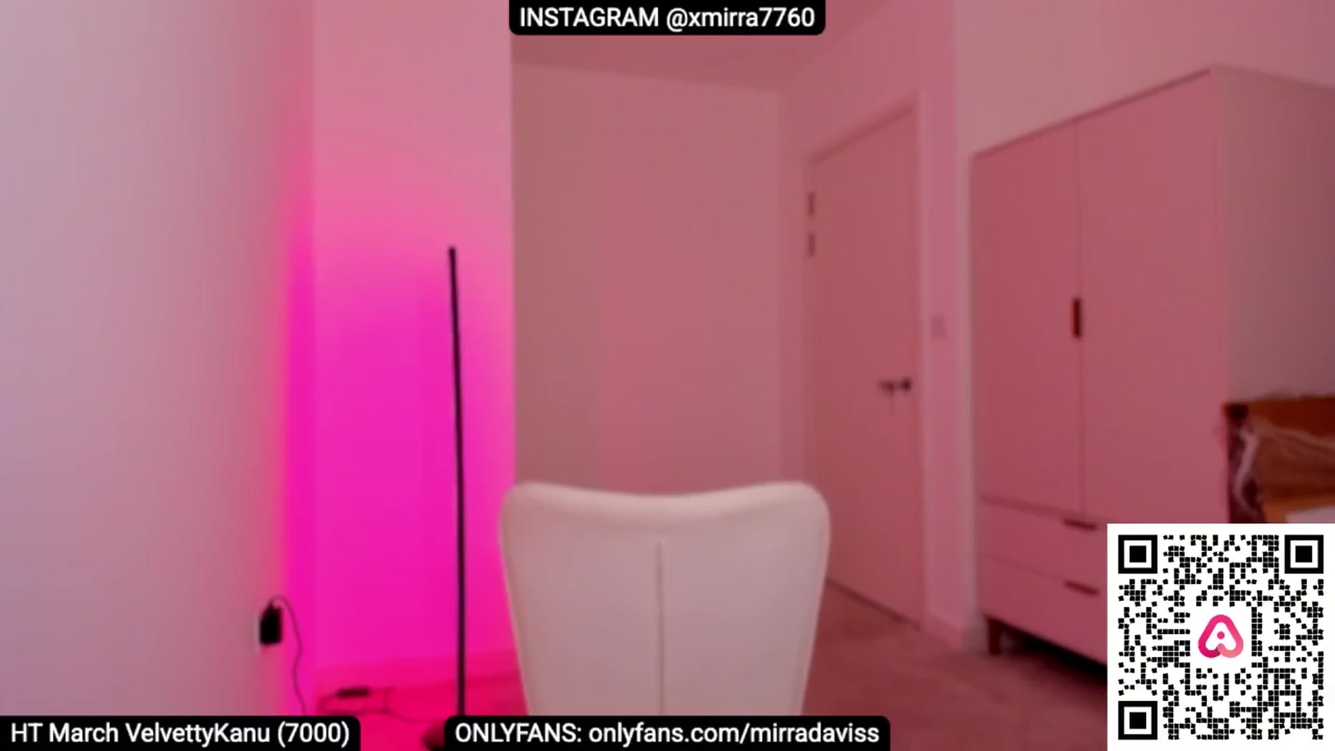 Gallery image thumbnail from XMirrabbellaX's myfreecams stream on, 03/28/2025, 18:22 image 9 of 20