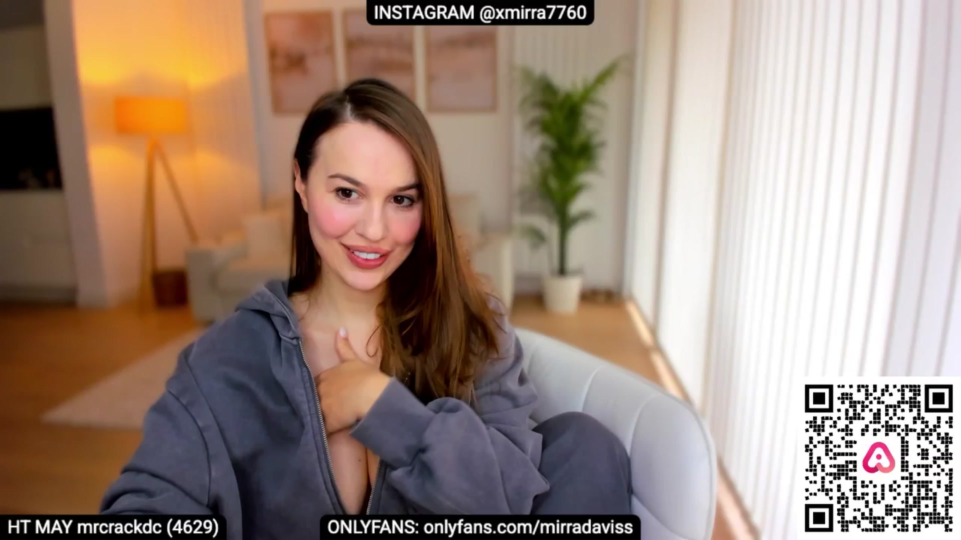 Gallery image thumbnail from XMirrabbellaX's myfreecams stream on, 05/15/2025, 11:40 image 15 of 20