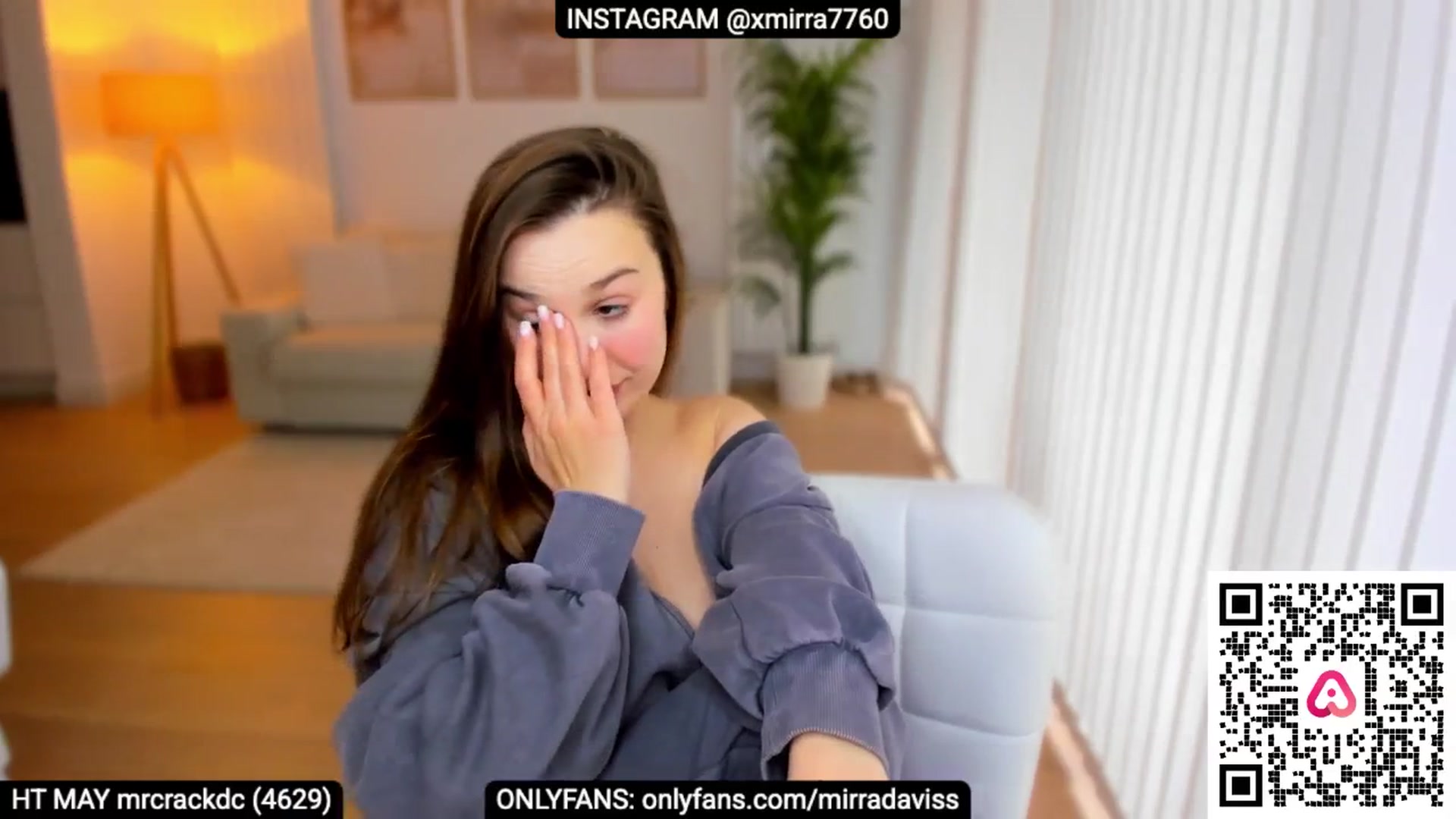 Gallery image thumbnail from XMirrabbellaX's myfreecams stream on, 05/15/2025, 15:51 image 18 of 20