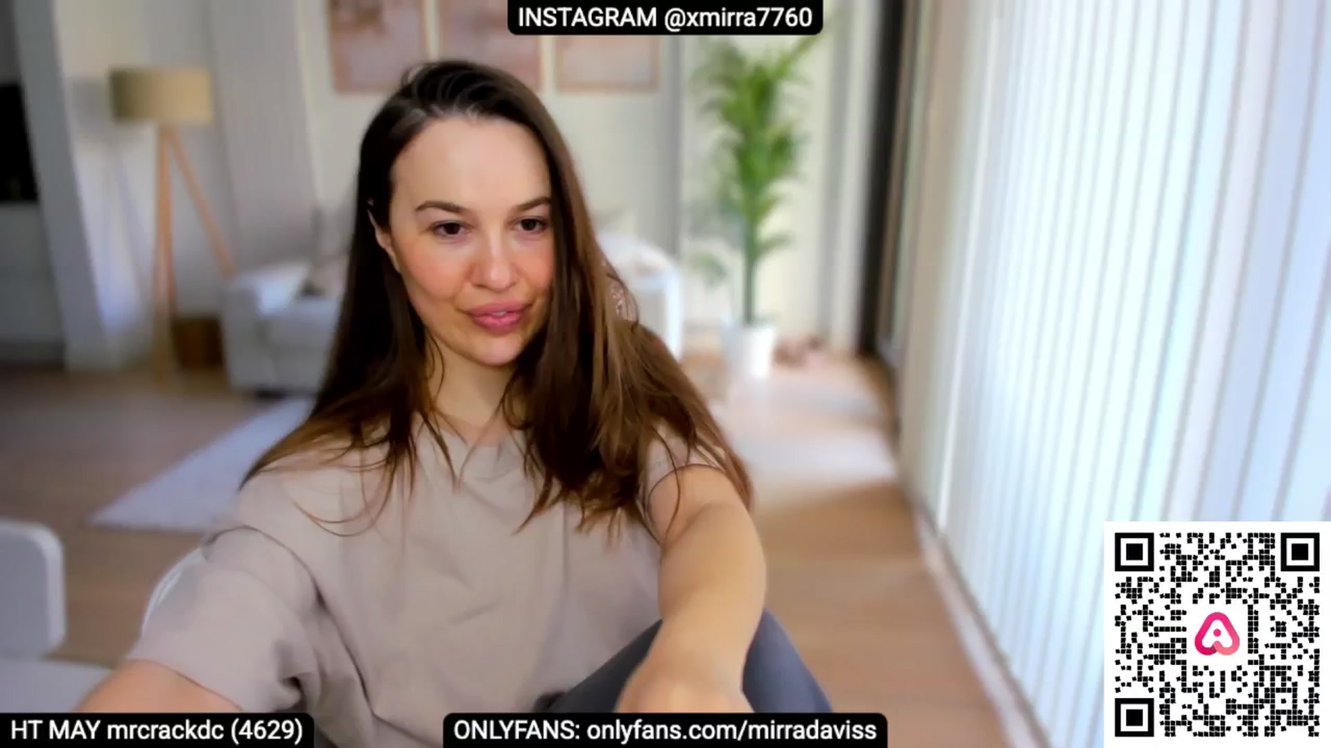 Gallery image thumbnail from XMirrabbellaX's myfreecams stream on, 05/16/2025, 08:08 image 2 of 20