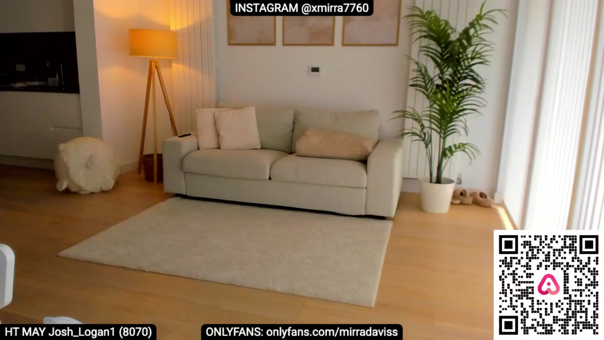 Gallery image thumbnail from XMirrabbellaX's myfreecams stream on, 05/29/2025, 12:15 image 16 of 20