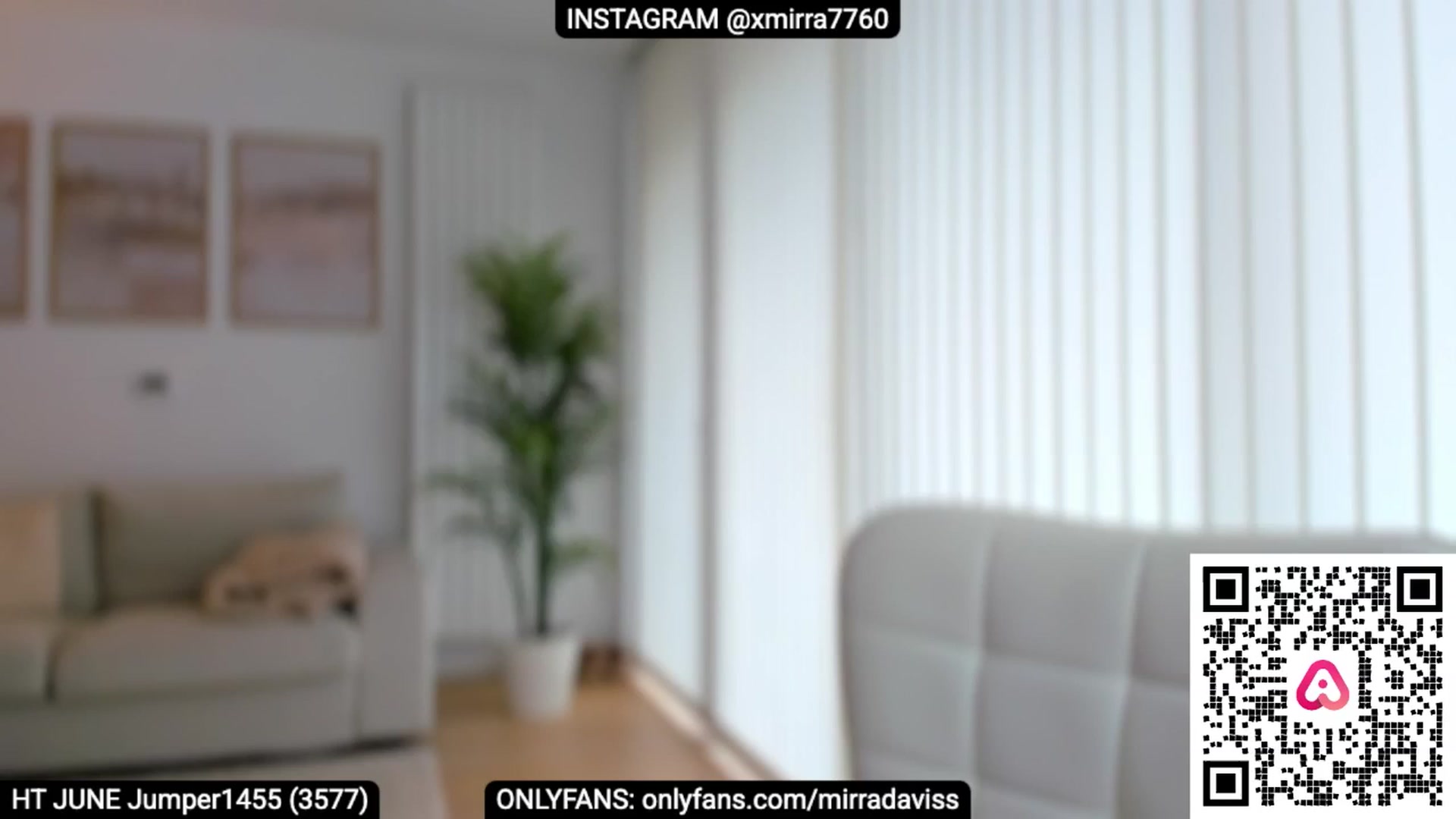 Gallery image thumbnail from XMirrabbellaX's myfreecams stream on, 06/06/2025, 15:17 image 10 of 20