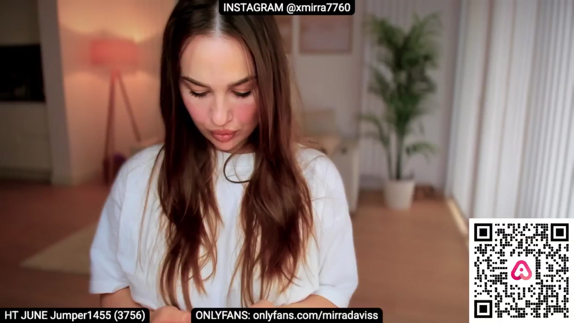 Gallery image thumbnail from XMirrabbellaX's myfreecams stream on, 06/11/2025, 12:26 image 6 of 20