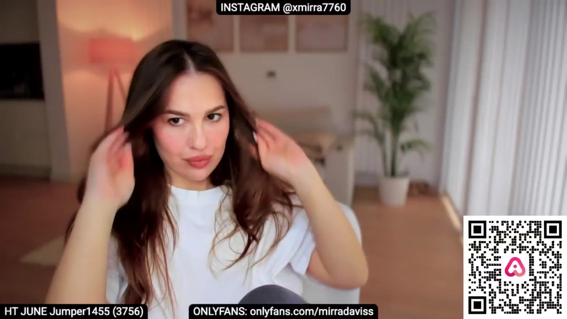 Gallery image thumbnail from XMirrabbellaX's myfreecams stream on, 06/11/2025, 12:26 image 3 of 20