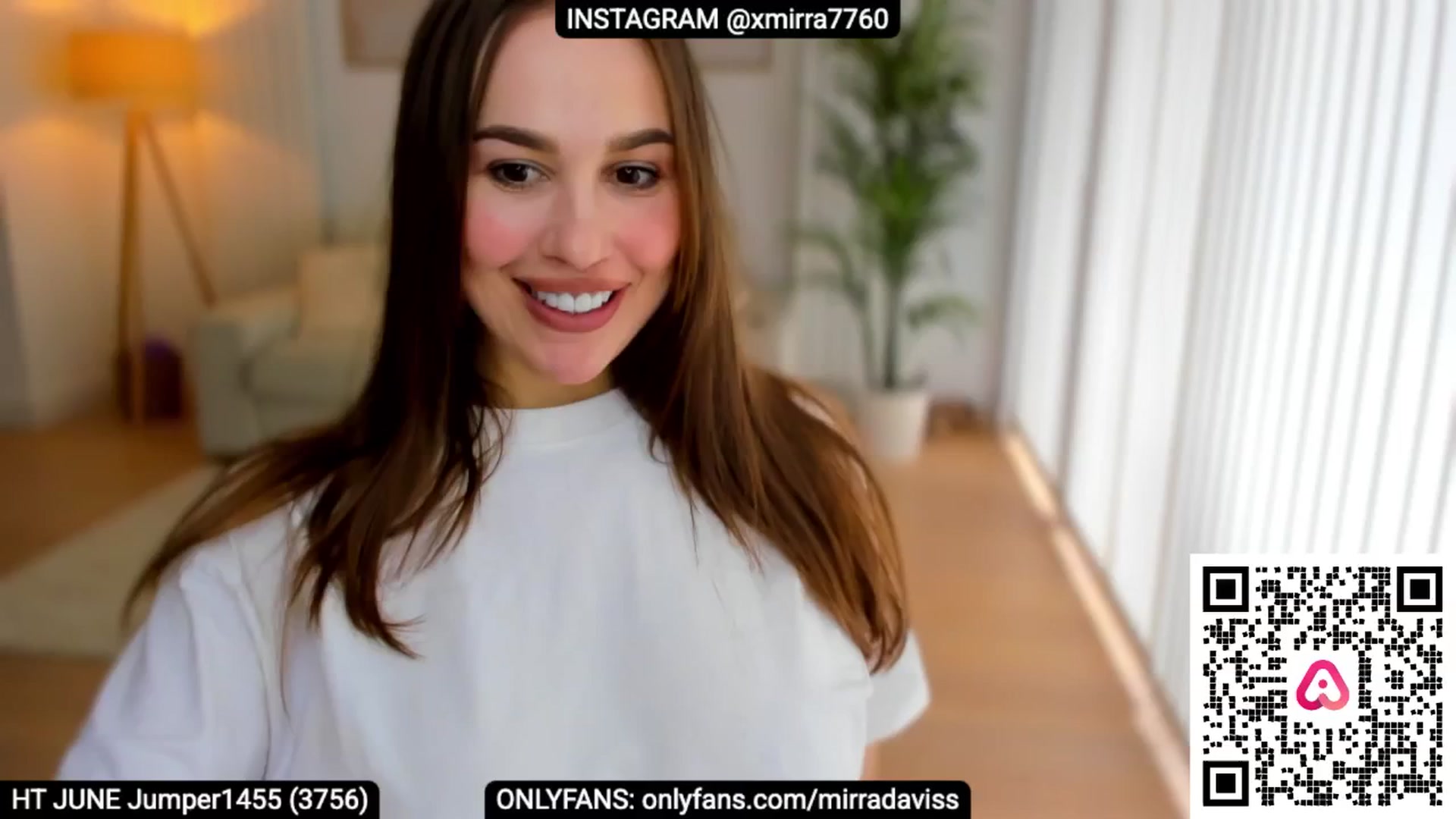 Gallery image thumbnail from XMirrabbellaX's myfreecams stream on, 06/11/2025, 13:40 image 3 of 20