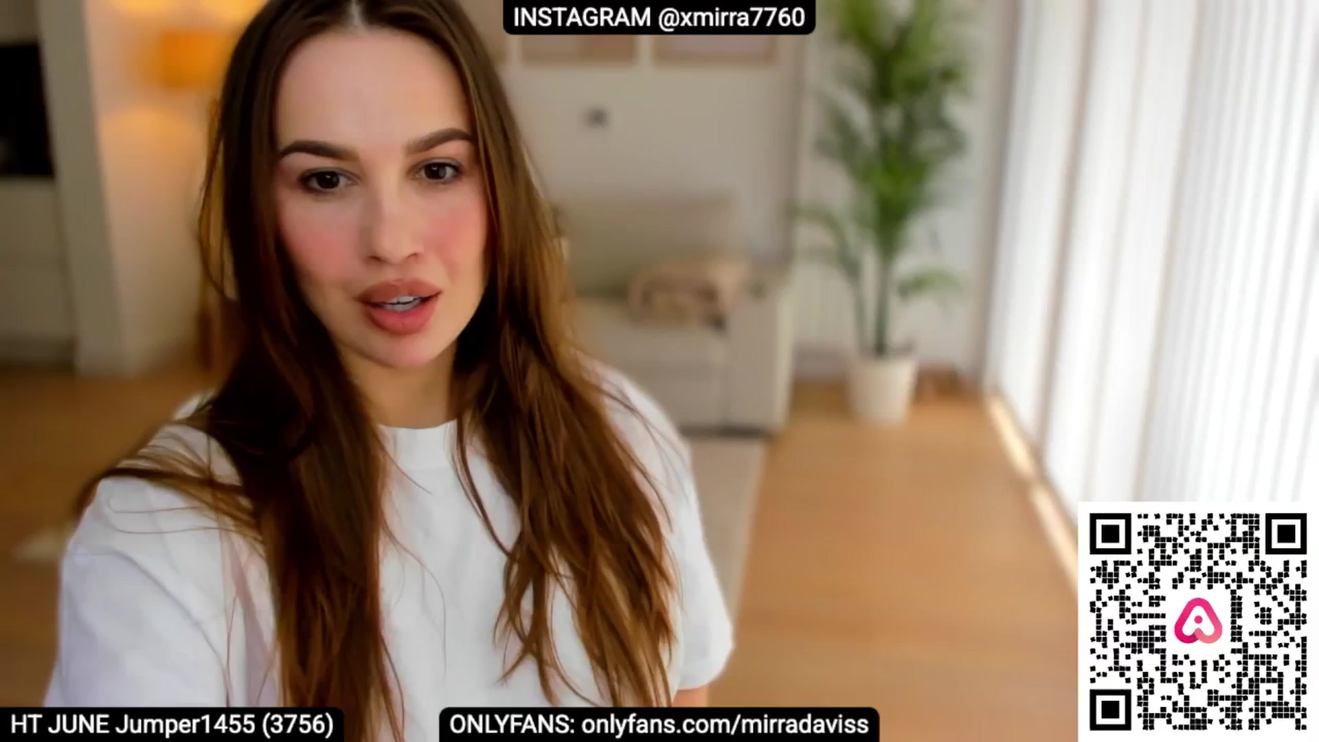 Gallery image thumbnail from XMirrabbellaX's myfreecams stream on, 06/11/2025, 13:40 image 10 of 20