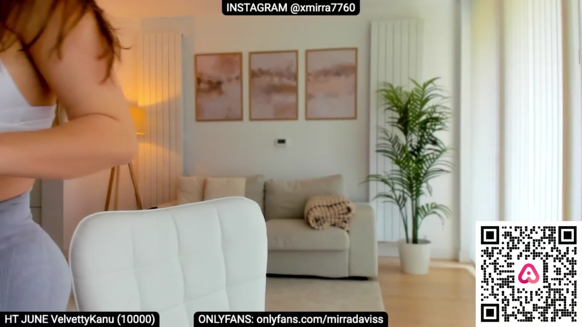 Gallery image thumbnail from XMirrabbellaX's myfreecams stream on, 06/16/2025, 12:50 image 13 of 20