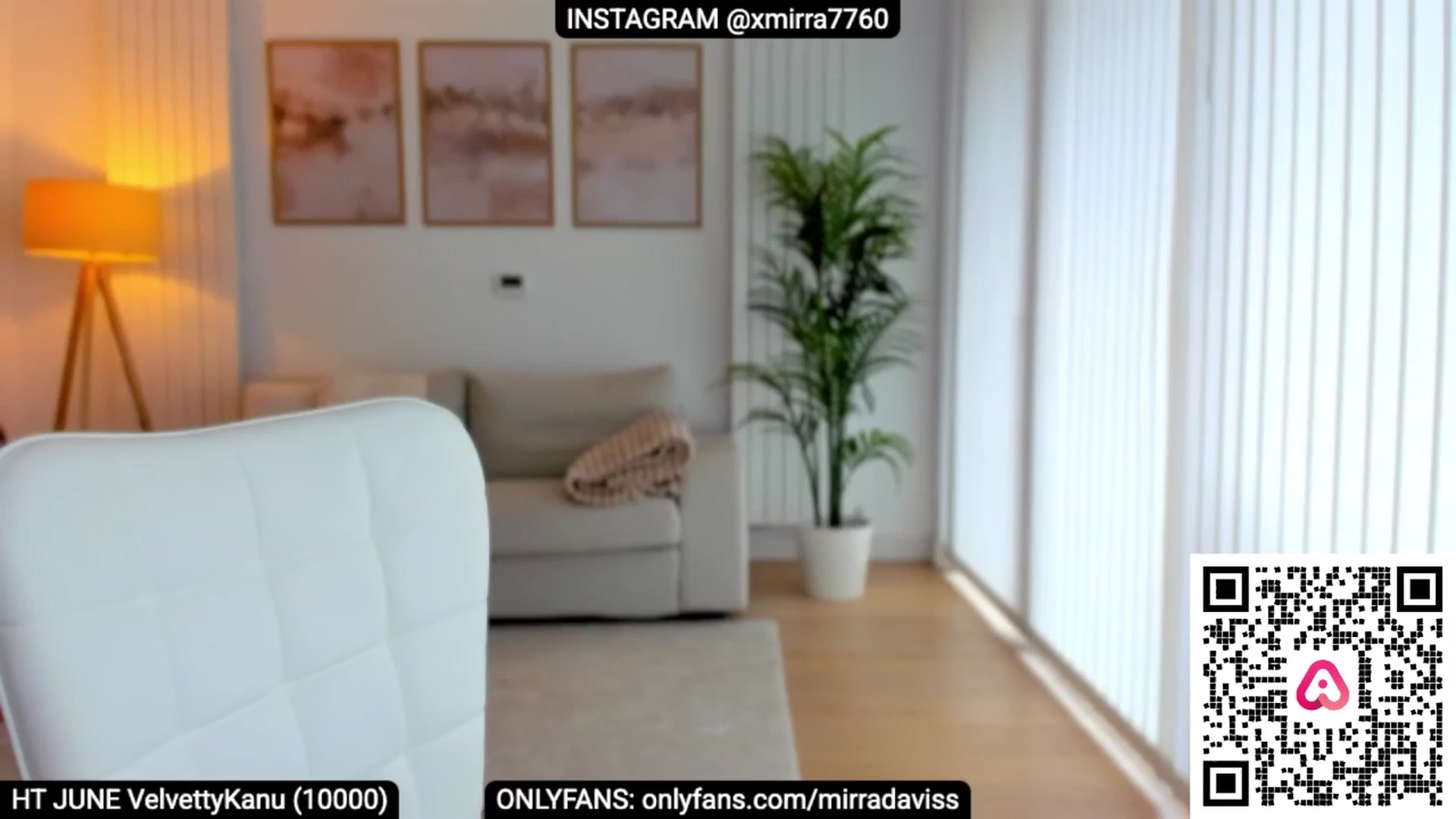 Gallery image thumbnail from XMirrabbellaX's myfreecams stream on, 06/19/2025, 16:25 image 9 of 20
