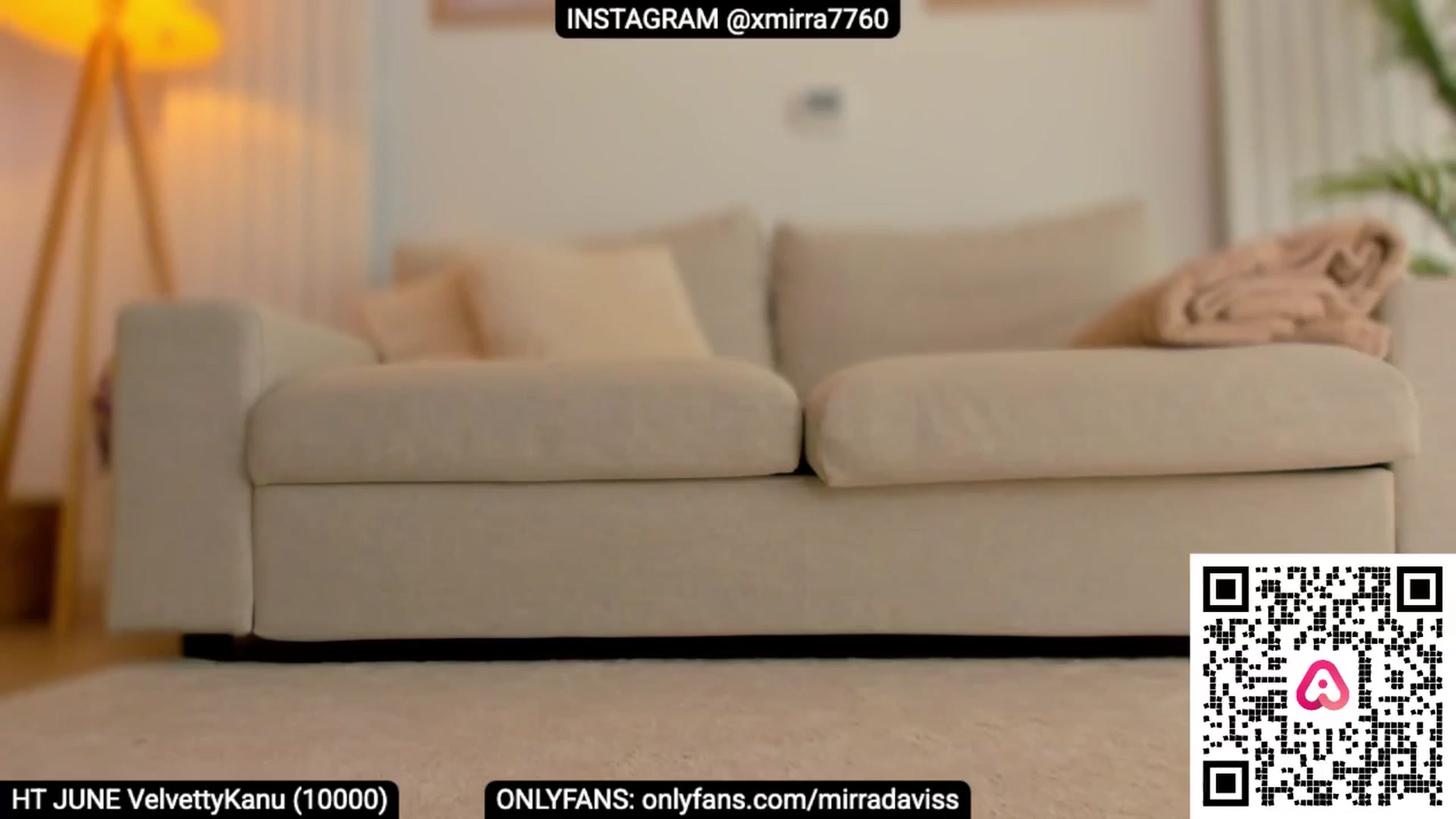 Gallery image thumbnail from XMirrabbellaX's myfreecams stream on, 06/24/2025, 13:36 image 15 of 20