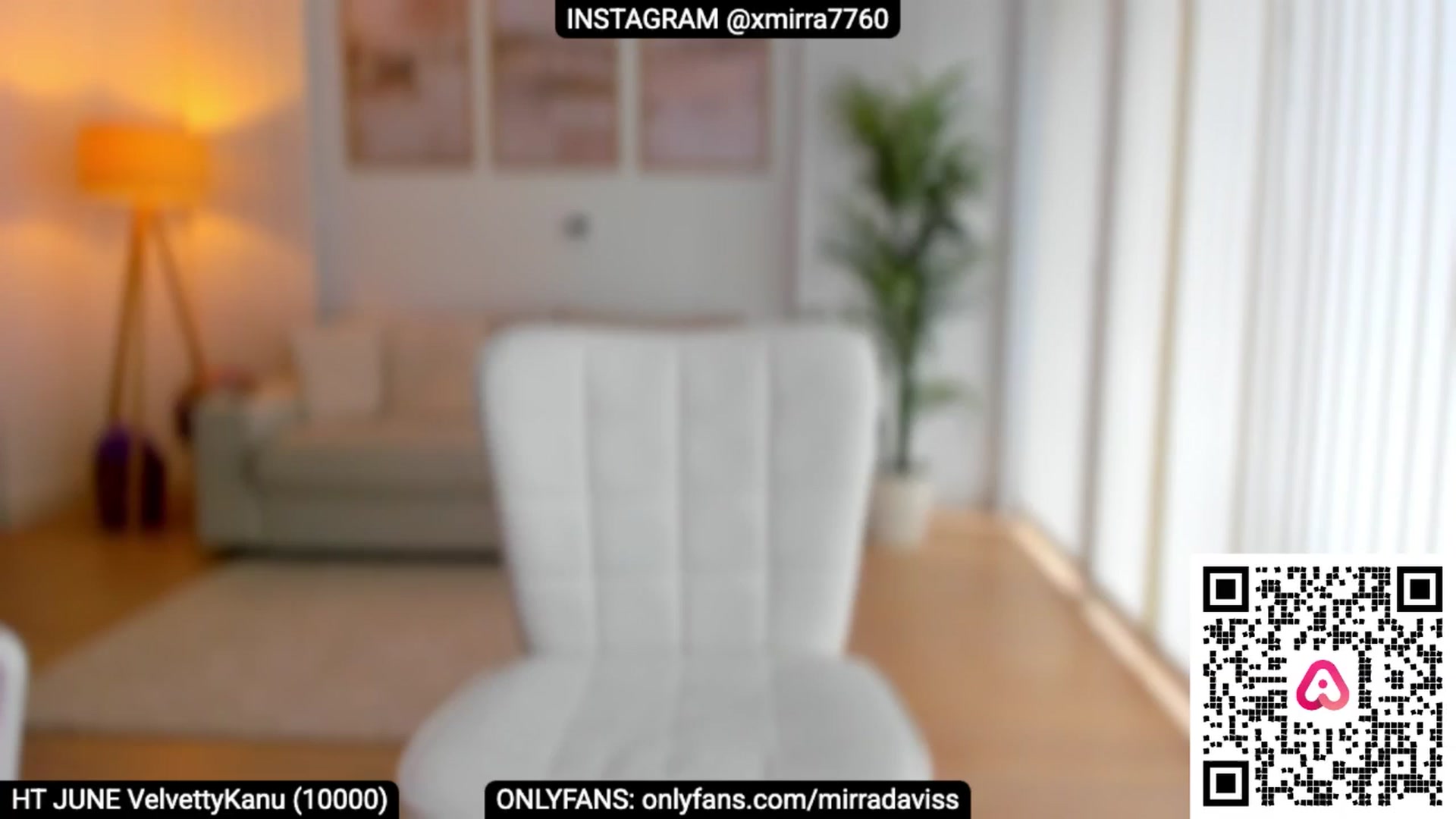 Gallery image thumbnail from XMirrabbellaX's myfreecams stream on, 06/25/2025, 15:56 image 4 of 20