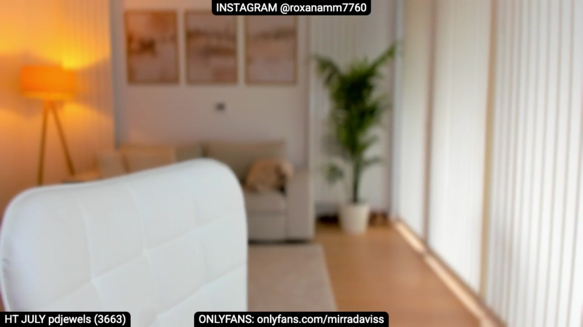 Gallery image thumbnail from XMirrabbellaX's myfreecams stream on, 07/17/2025, 15:06 image 13 of 20