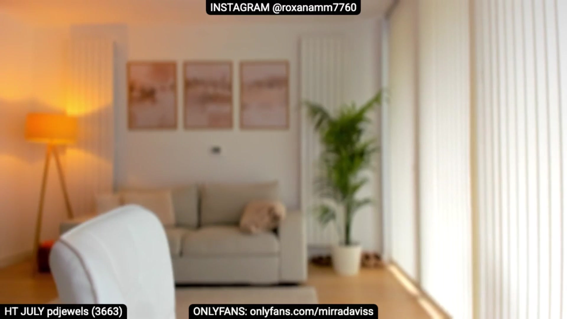 Gallery image thumbnail from XMirrabbellaX's myfreecams stream on, 07/17/2025, 15:06 image 17 of 20