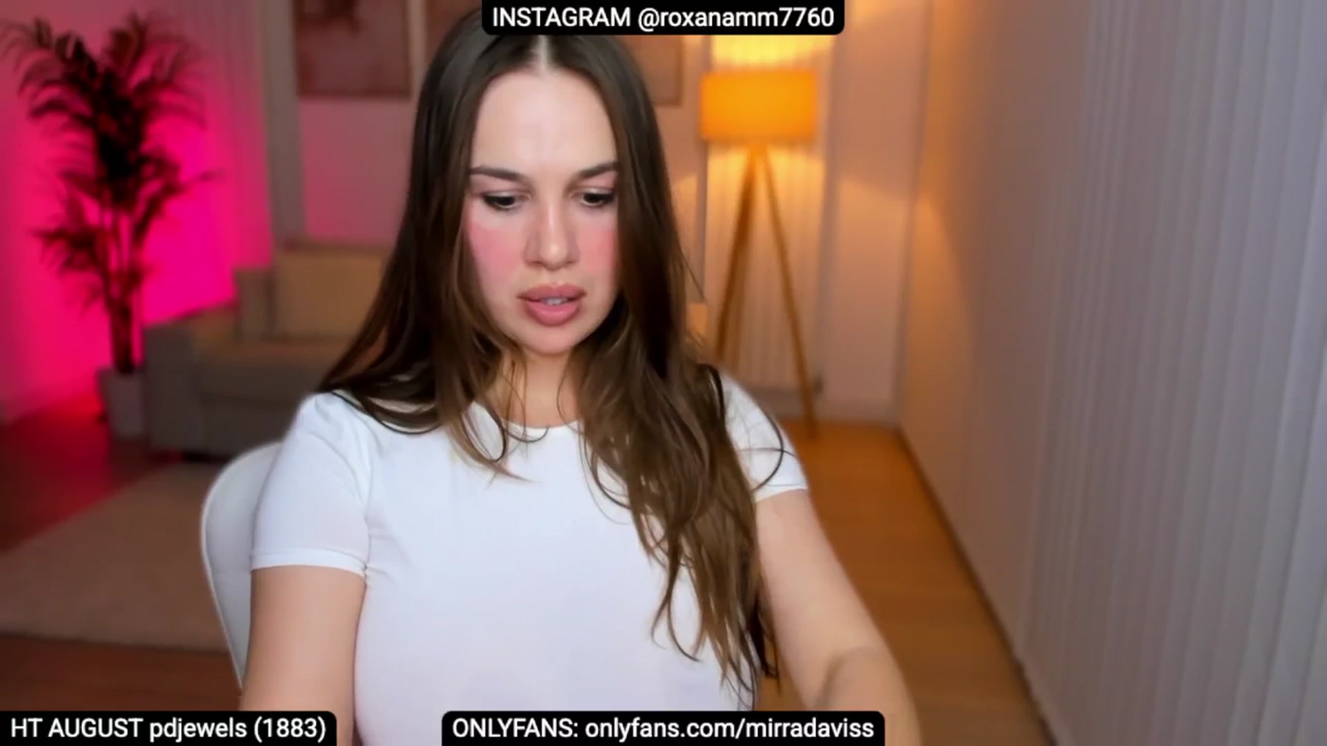 Gallery image thumbnail from XMirrabbellaX's myfreecams stream on, 08/05/2025, 22:24 image 12 of 20