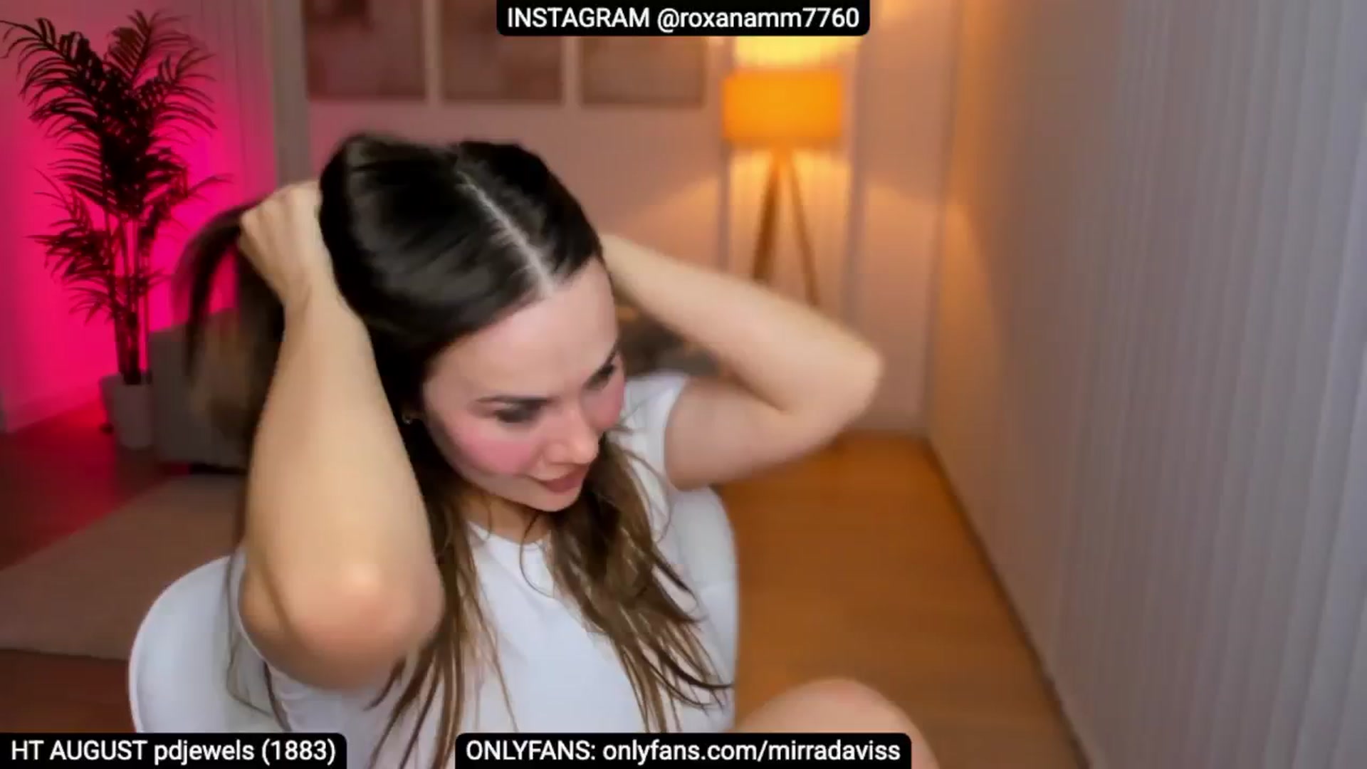 Gallery image thumbnail from XMirrabbellaX's myfreecams stream on, 08/05/2025, 23:45 image 14 of 20