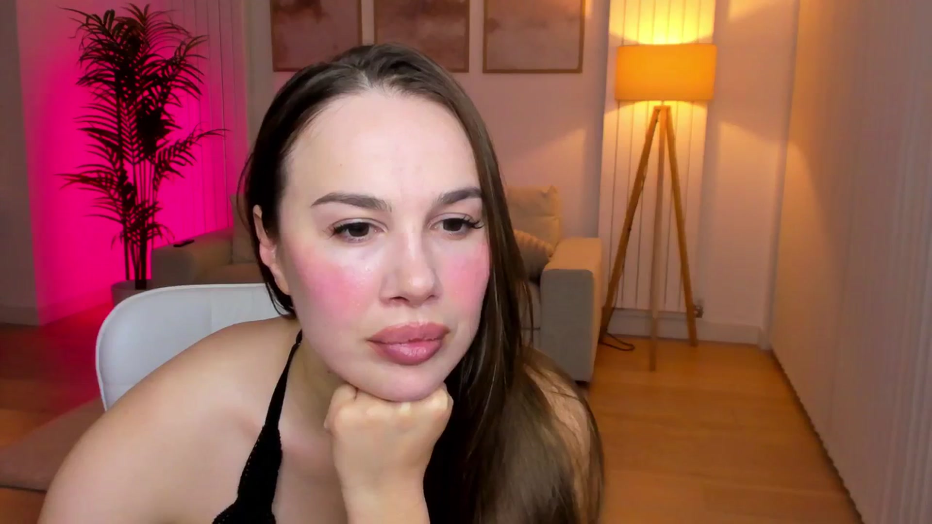 Gallery image thumbnail from XMirrabbellaX's myfreecams stream on, 08/15/2025, 23:10 image 13 of 20