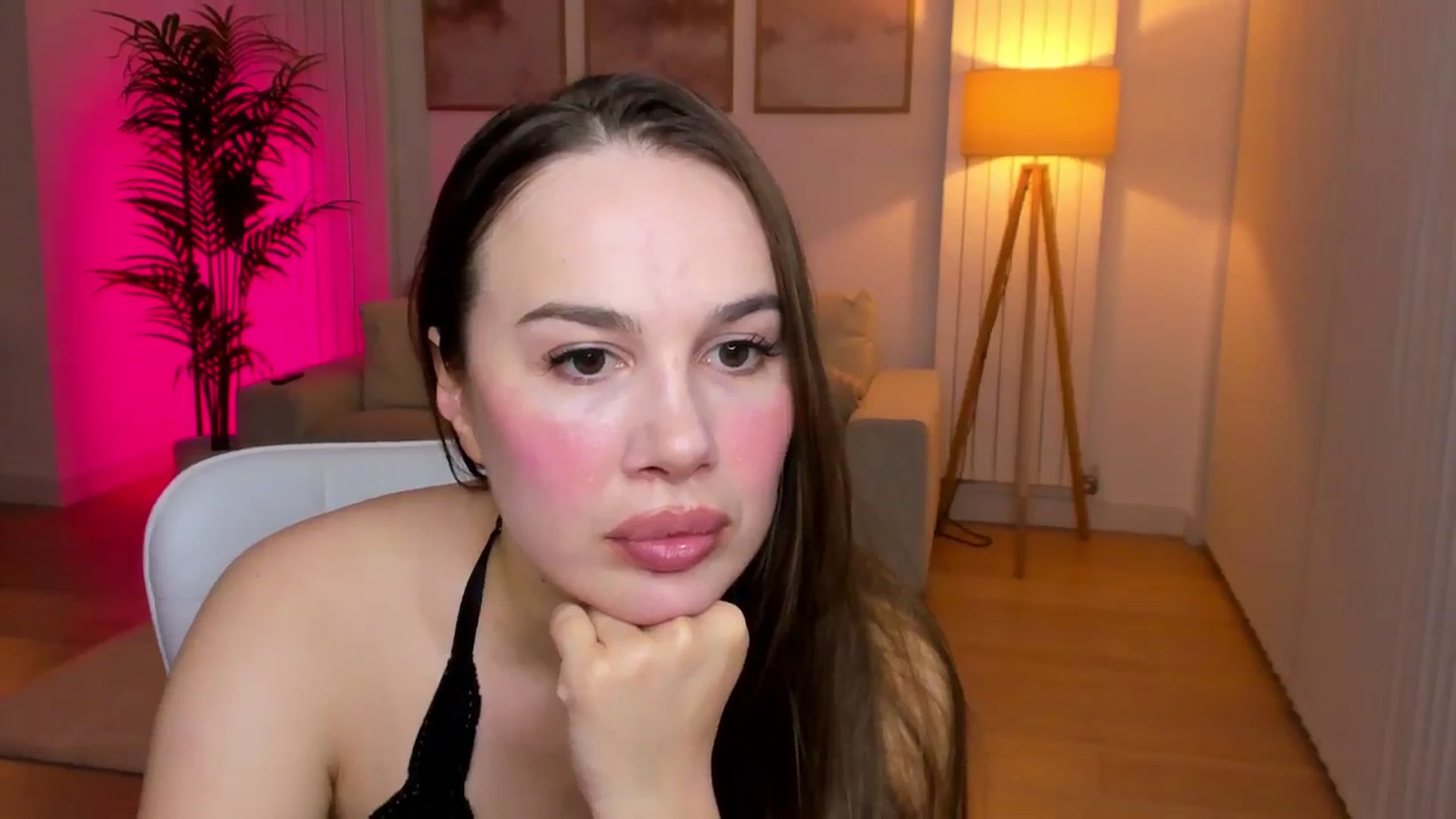 Gallery image thumbnail from XMirrabbellaX's myfreecams stream on, 08/15/2025, 23:10 image 16 of 20